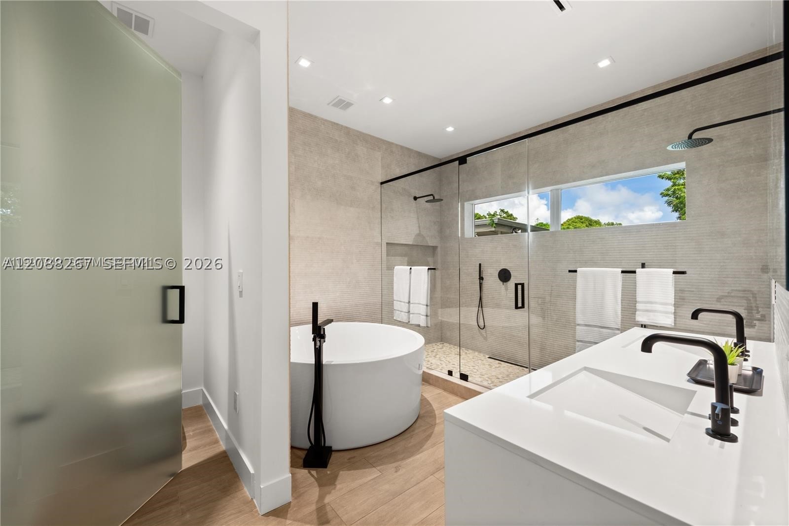 270 SW 29th Rd Miami, FL 33129