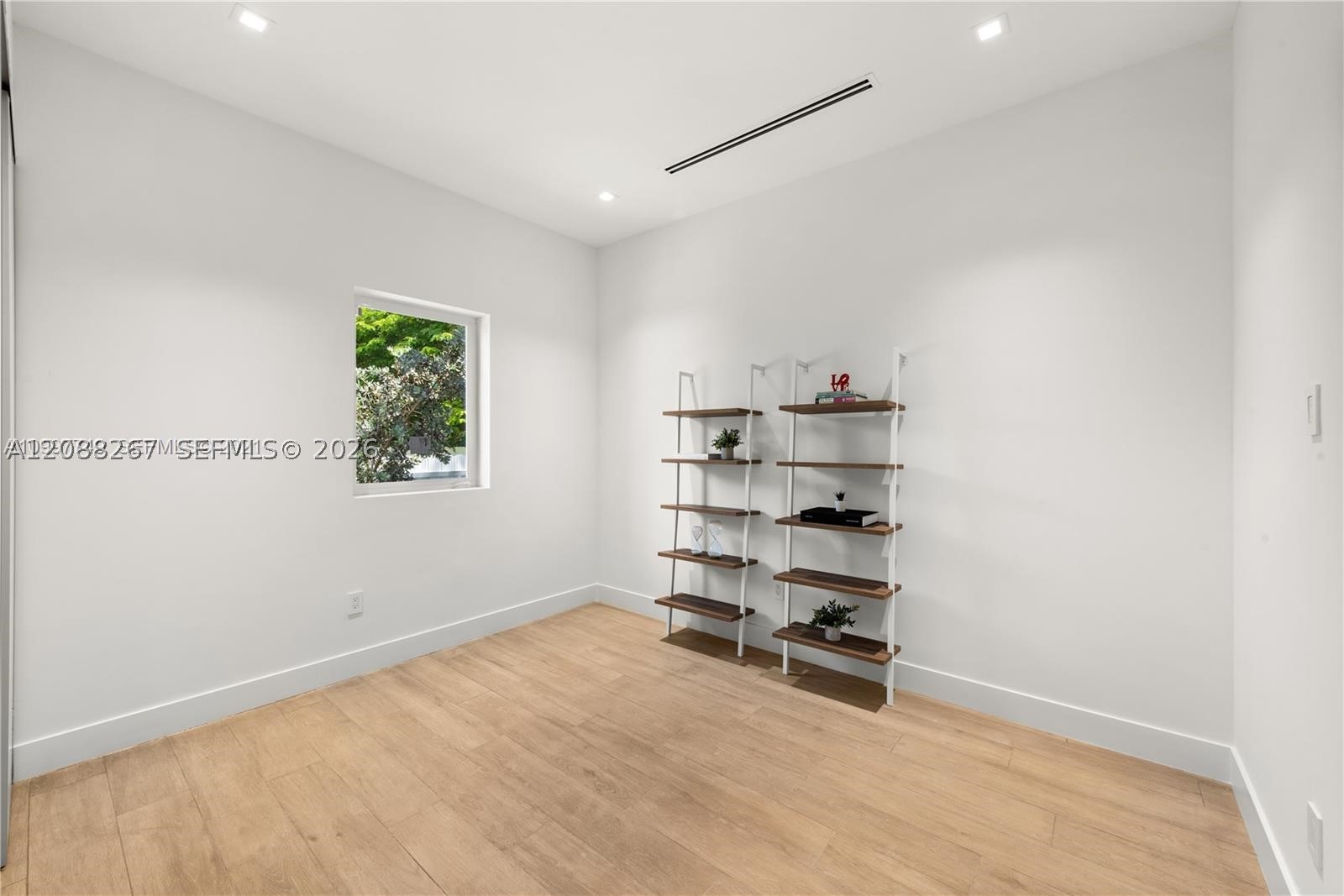 270 SW 29th Rd Miami, FL 33129