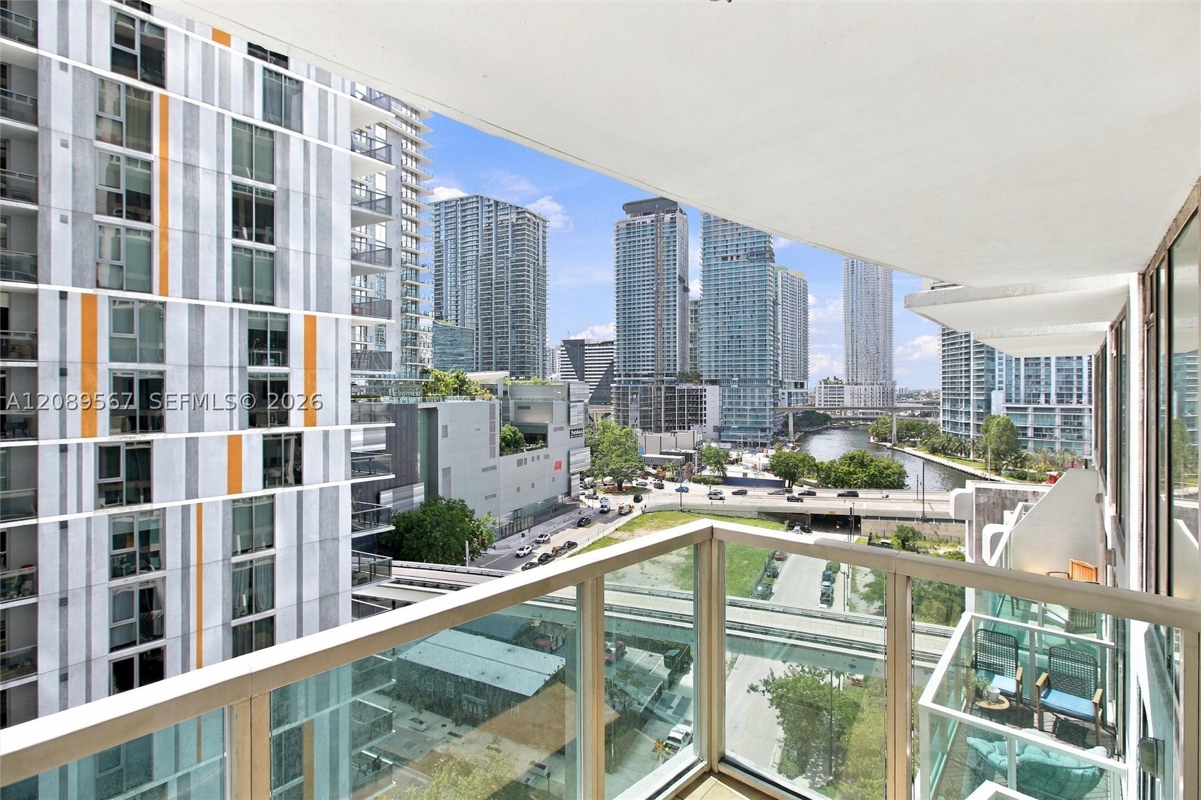 image Brickell on the River South26