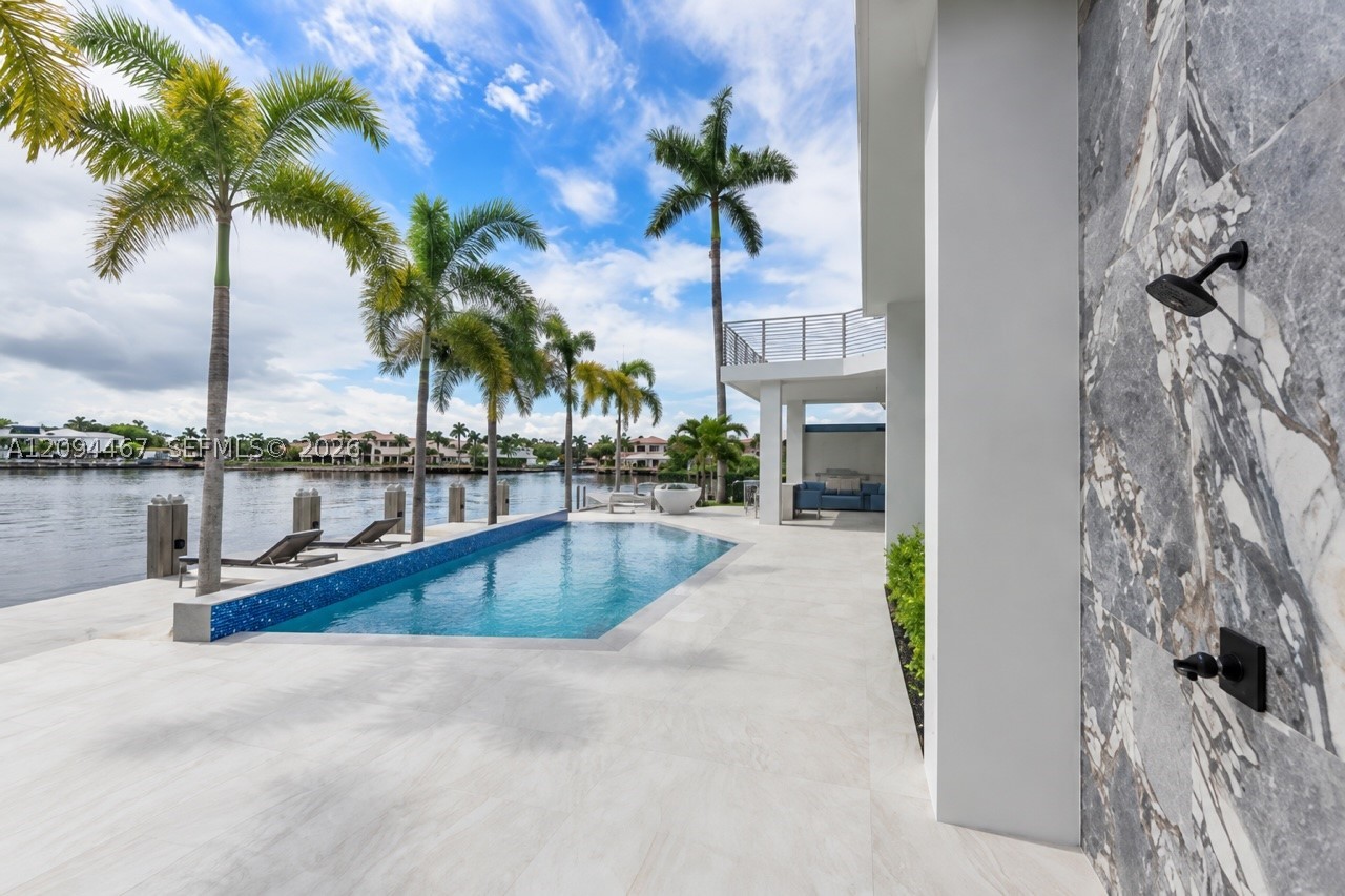 350 Circle Dr Pompano Beach, FL 33062