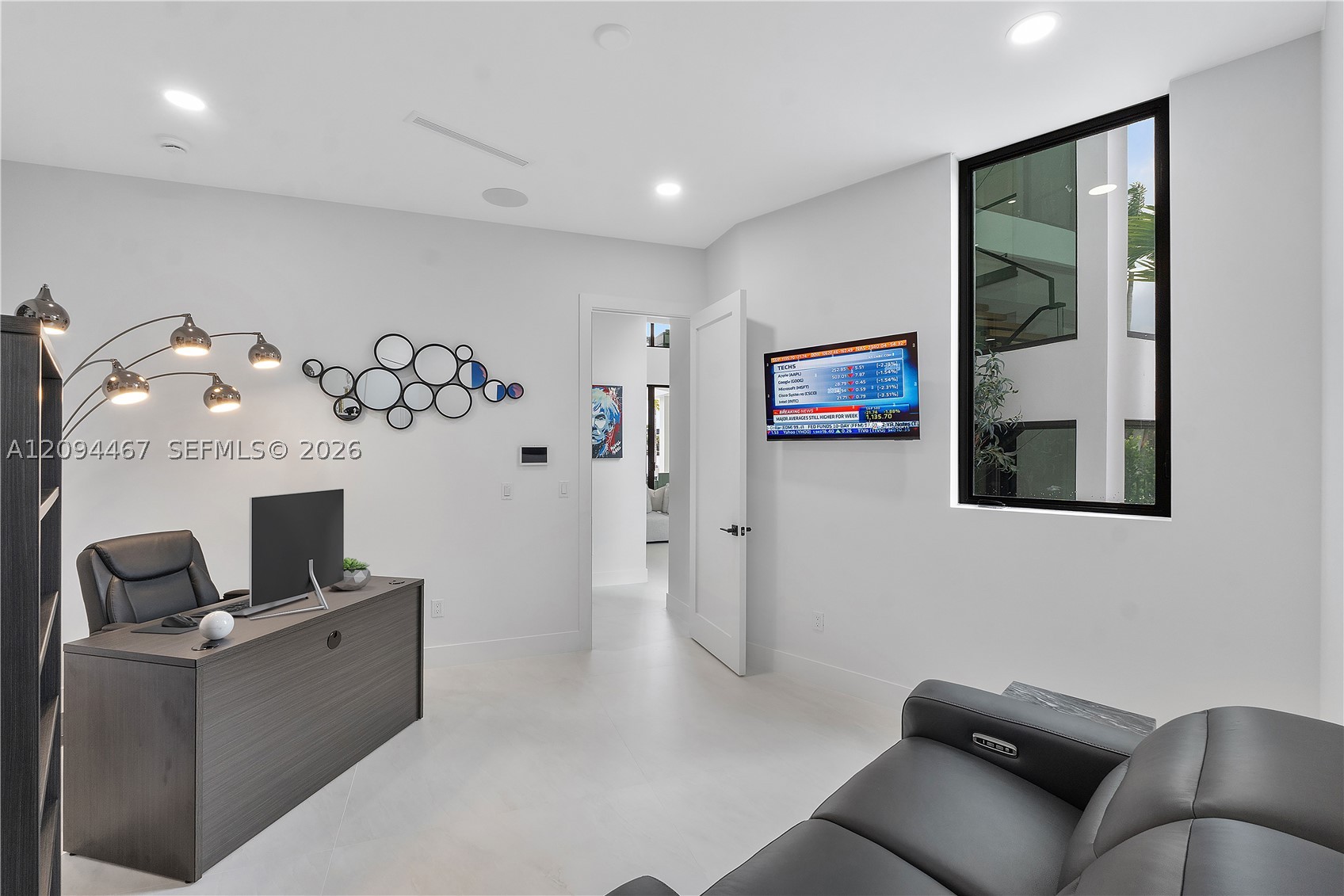 350 Circle Dr Pompano Beach, FL 33062