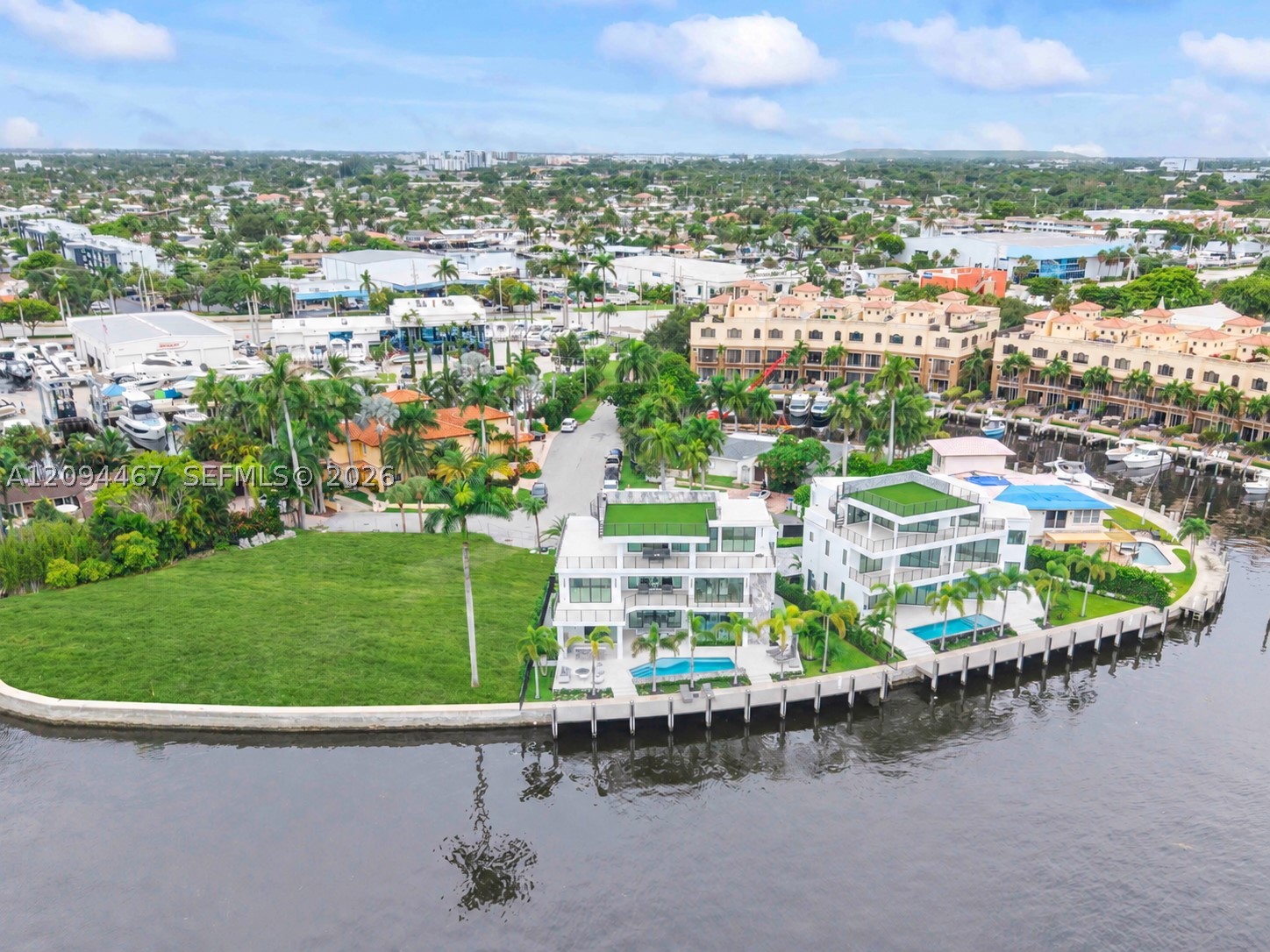 350 Circle Dr Pompano Beach, FL 33062