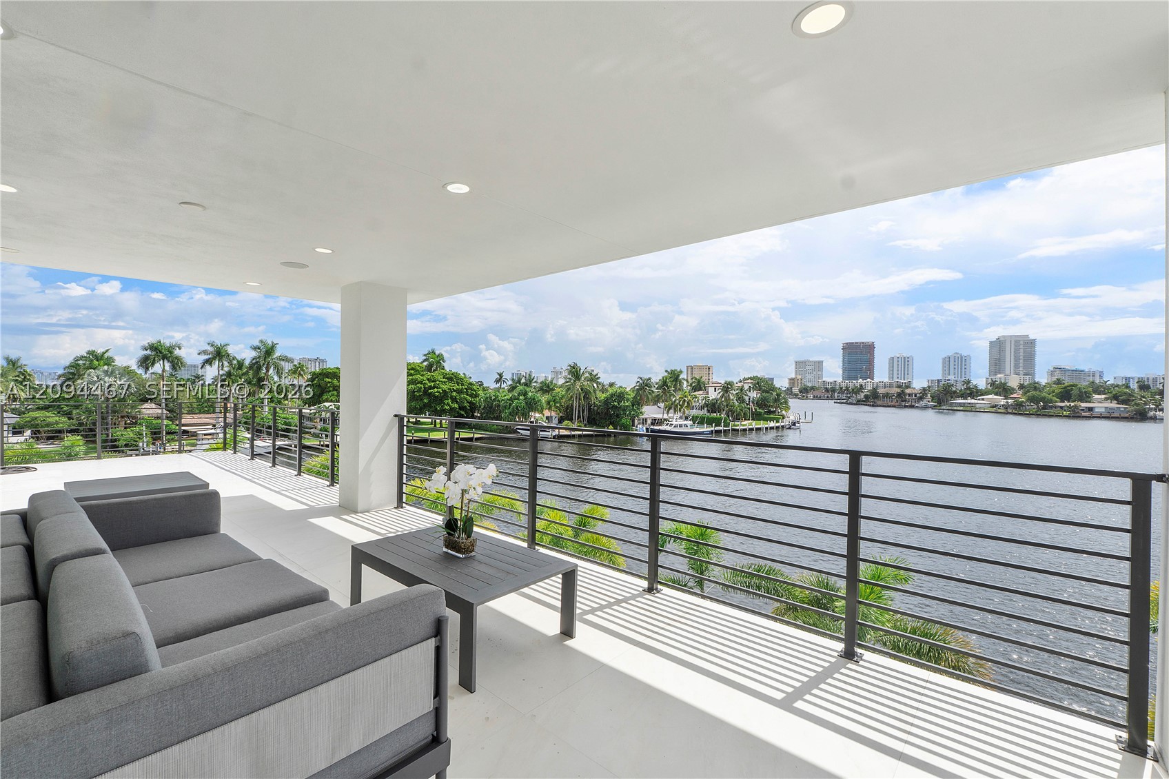 350 Circle Dr Pompano Beach, FL 33062