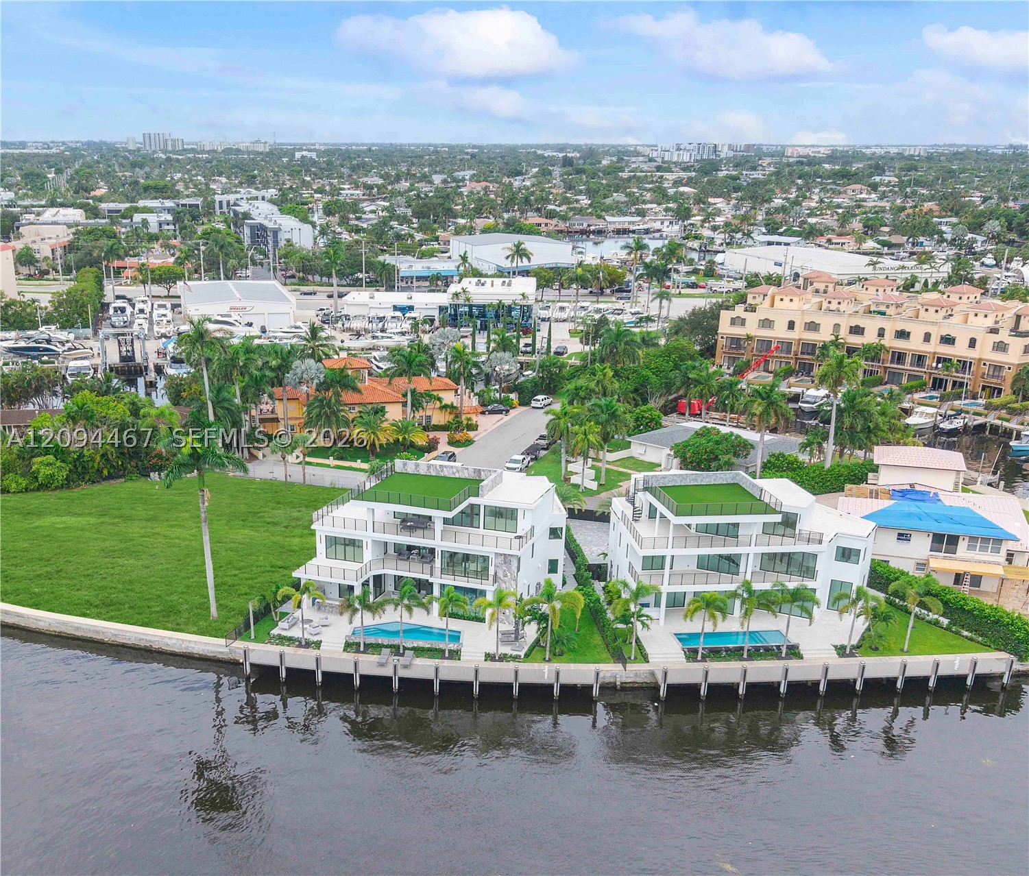 350 Circle Dr Pompano Beach, FL 33062