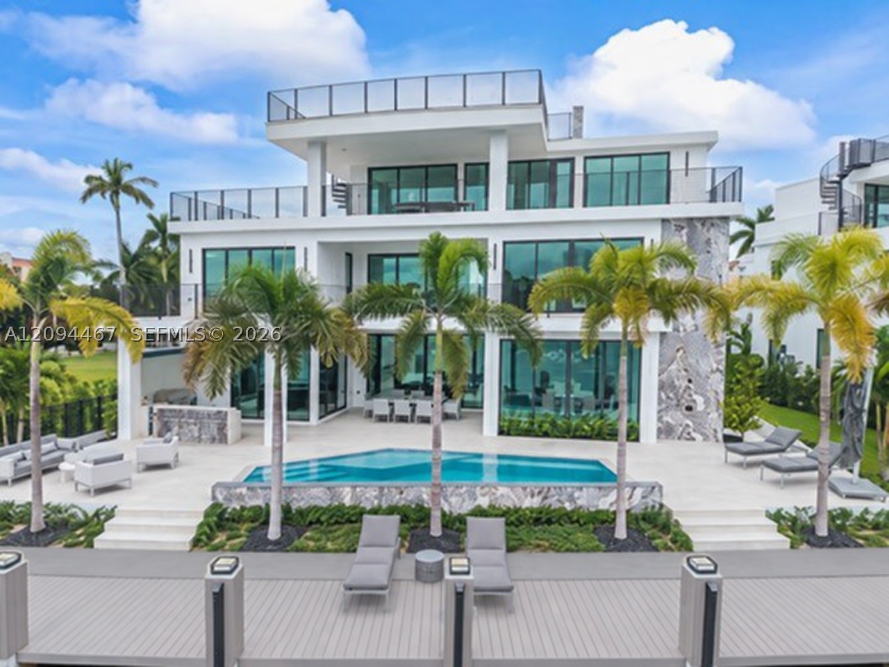 350 Circle Dr Pompano Beach, FL 33062