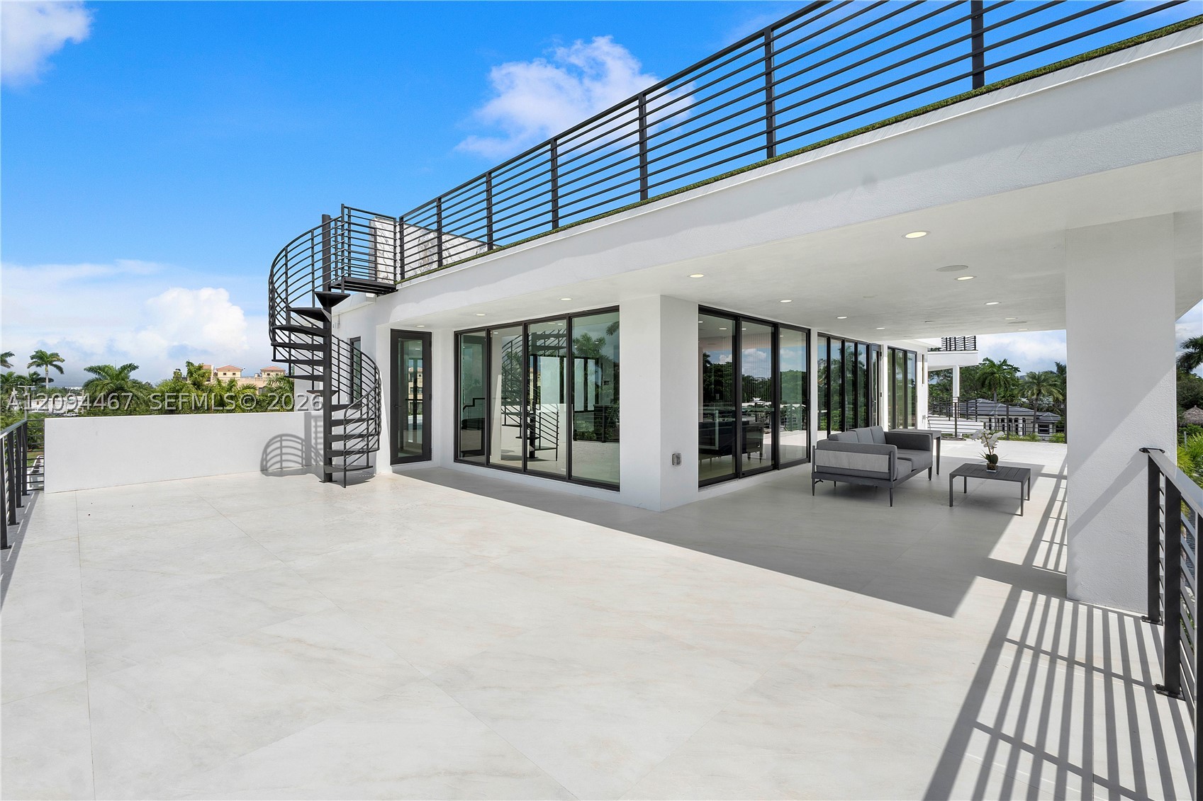 350 Circle Dr Pompano Beach, FL 33062