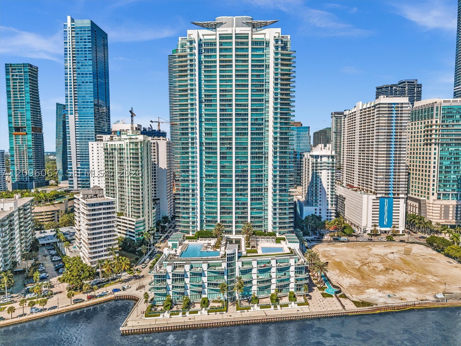 image Jade at Brickell Bay70