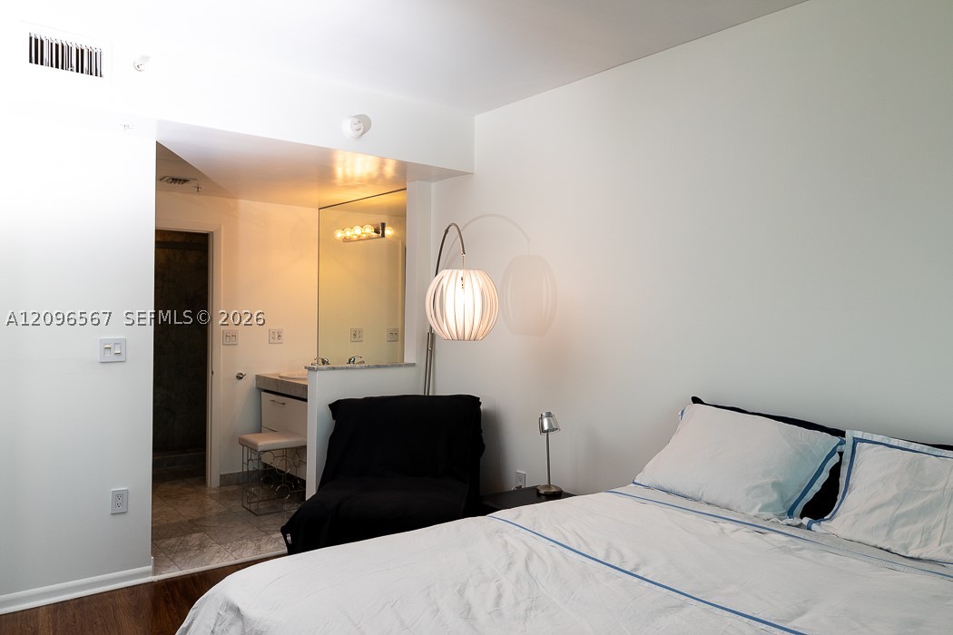 2000 Bay Dr #203 Miami Beach, FL 33141