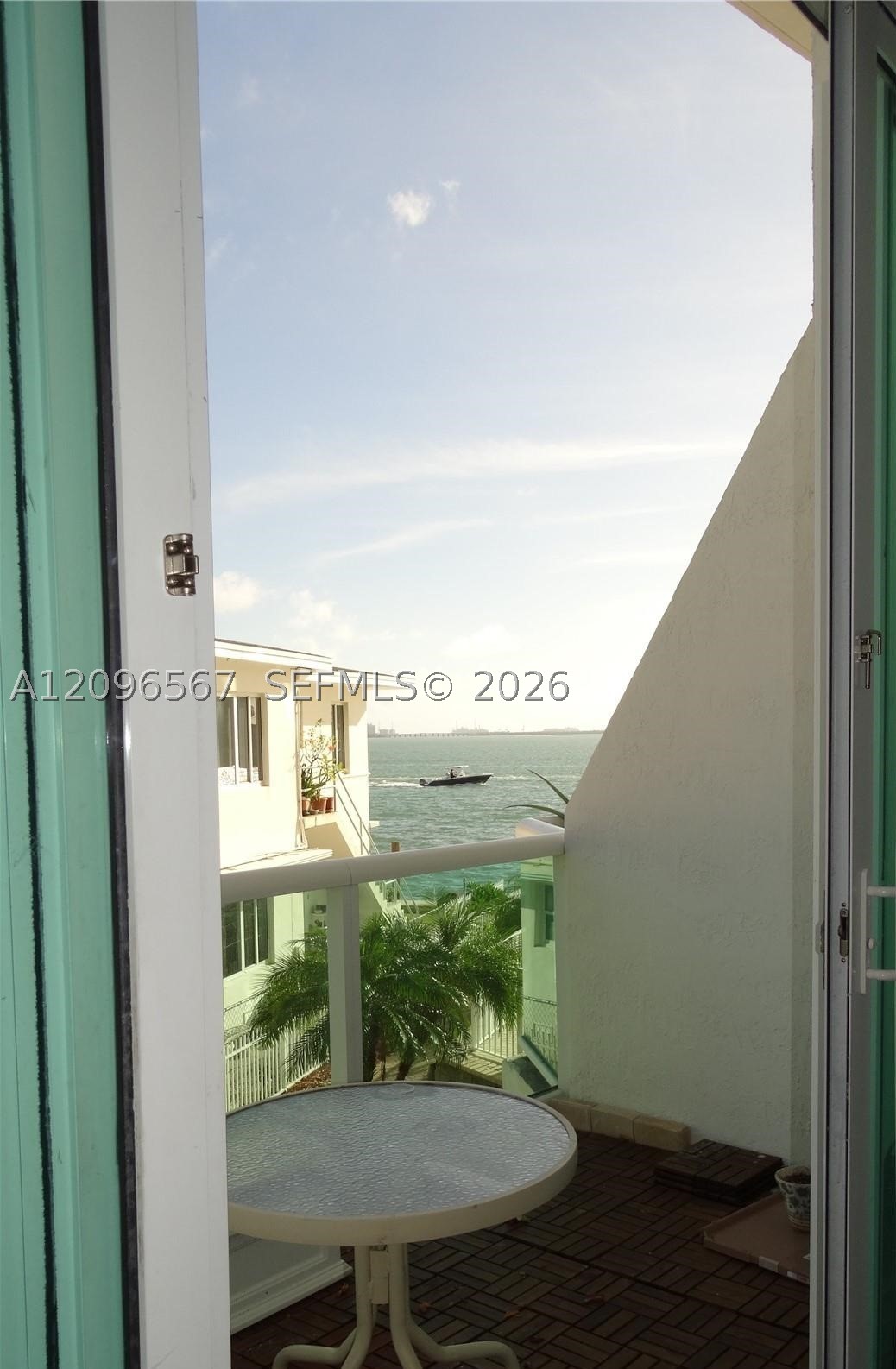 2000 Bay Dr #203 Miami Beach, FL 33141