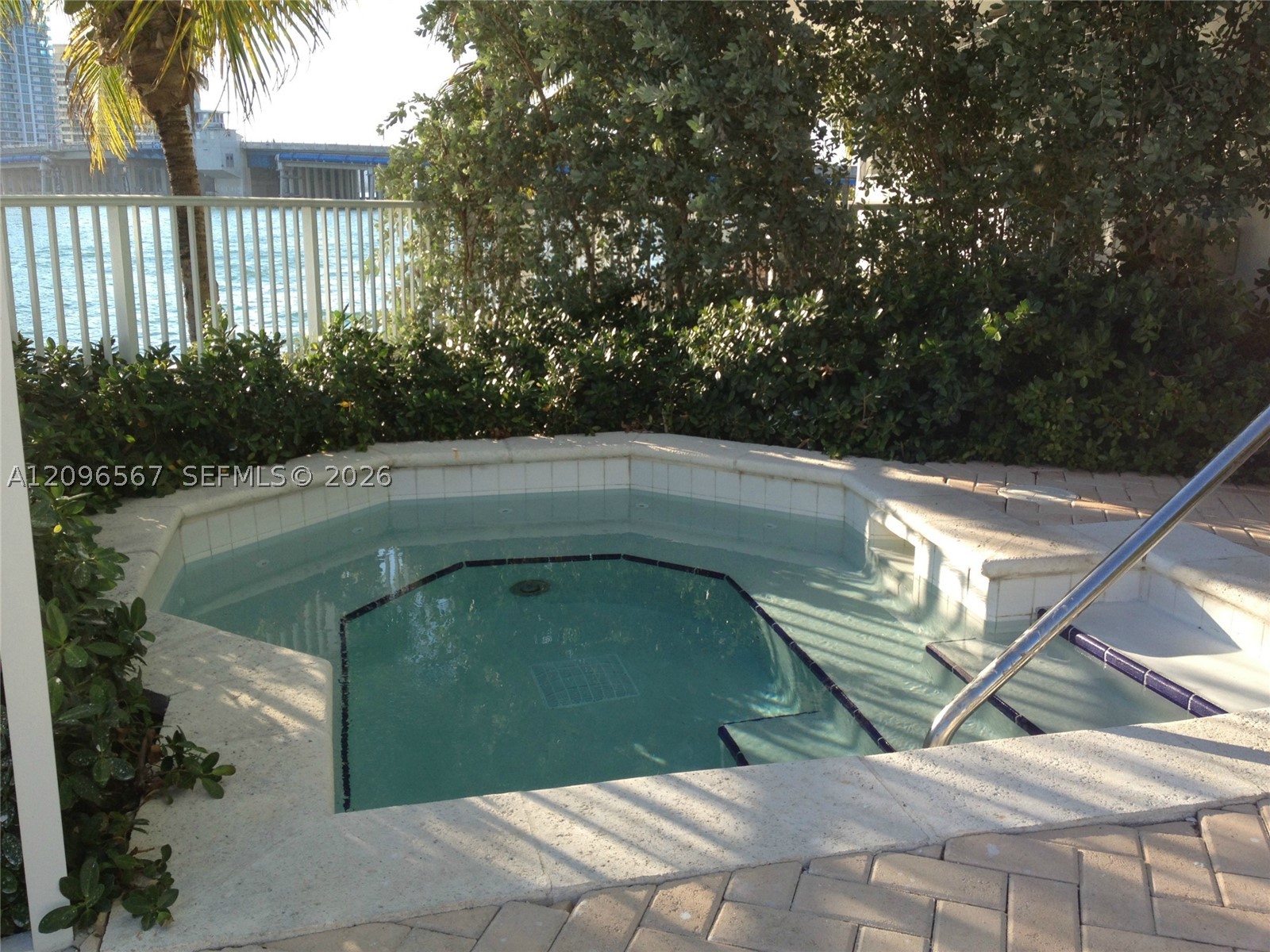 2000 Bay Dr #203 Miami Beach, FL 33141