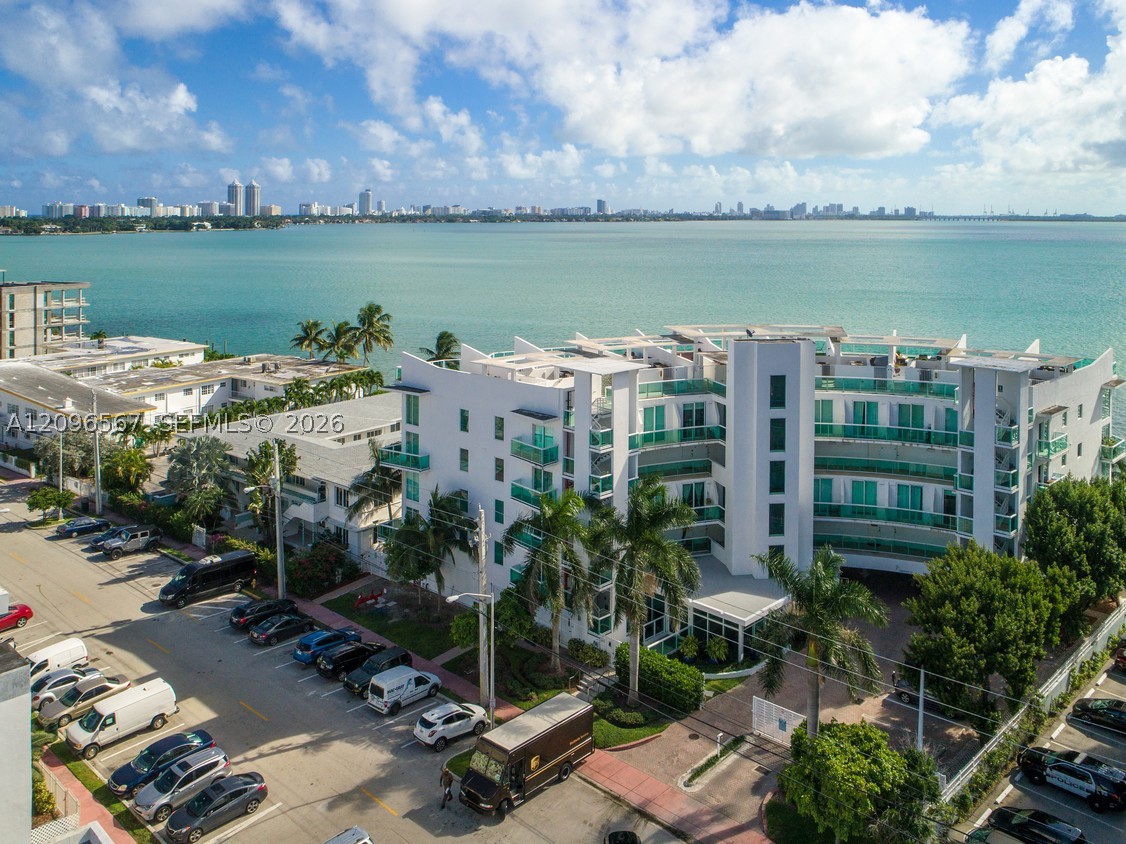 2000 Bay Dr #203 Miami Beach, FL 33141