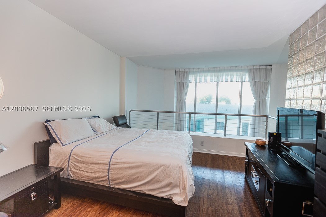 2000 Bay Dr #203 Miami Beach, FL 33141