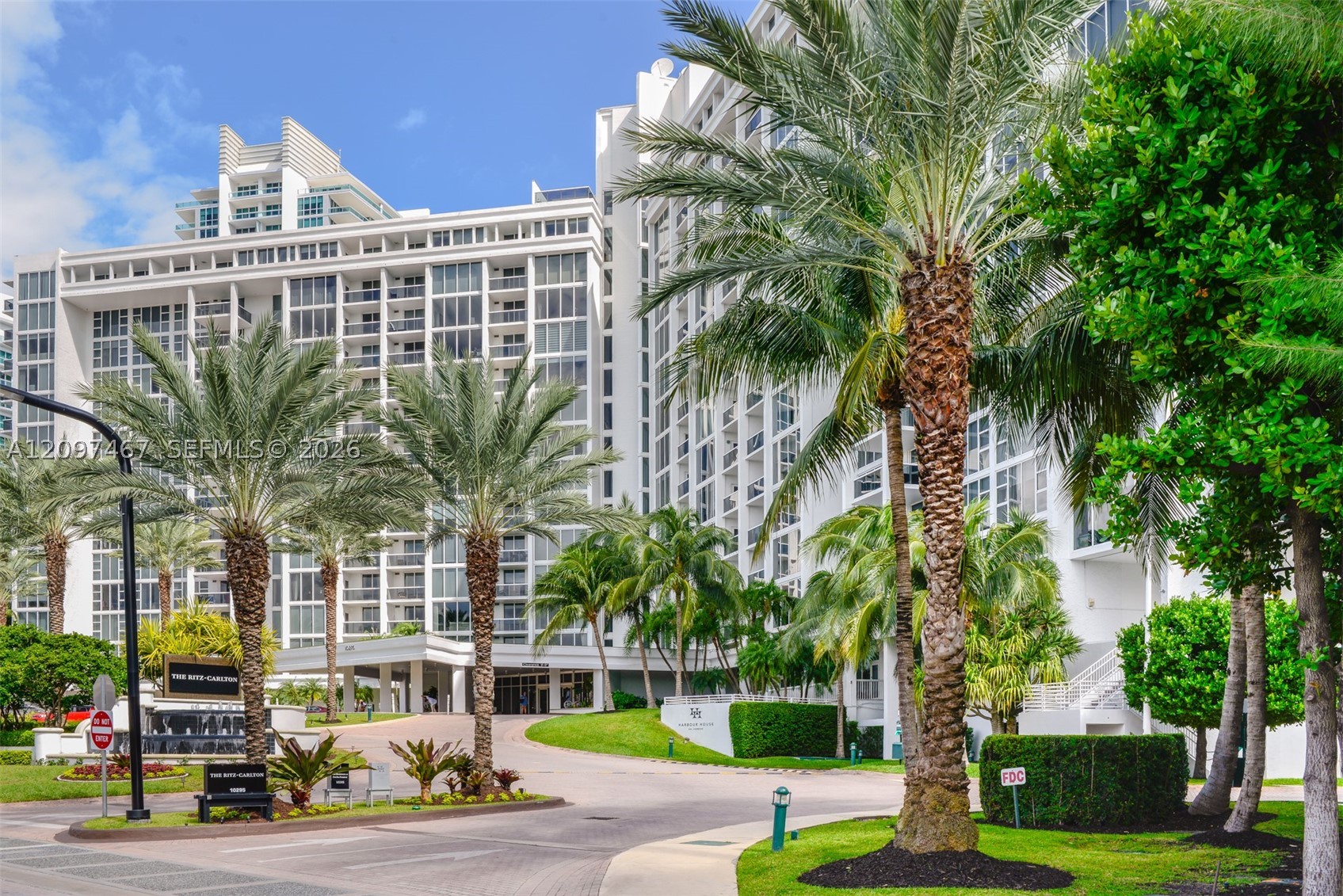 10275 Collins Ave #1434