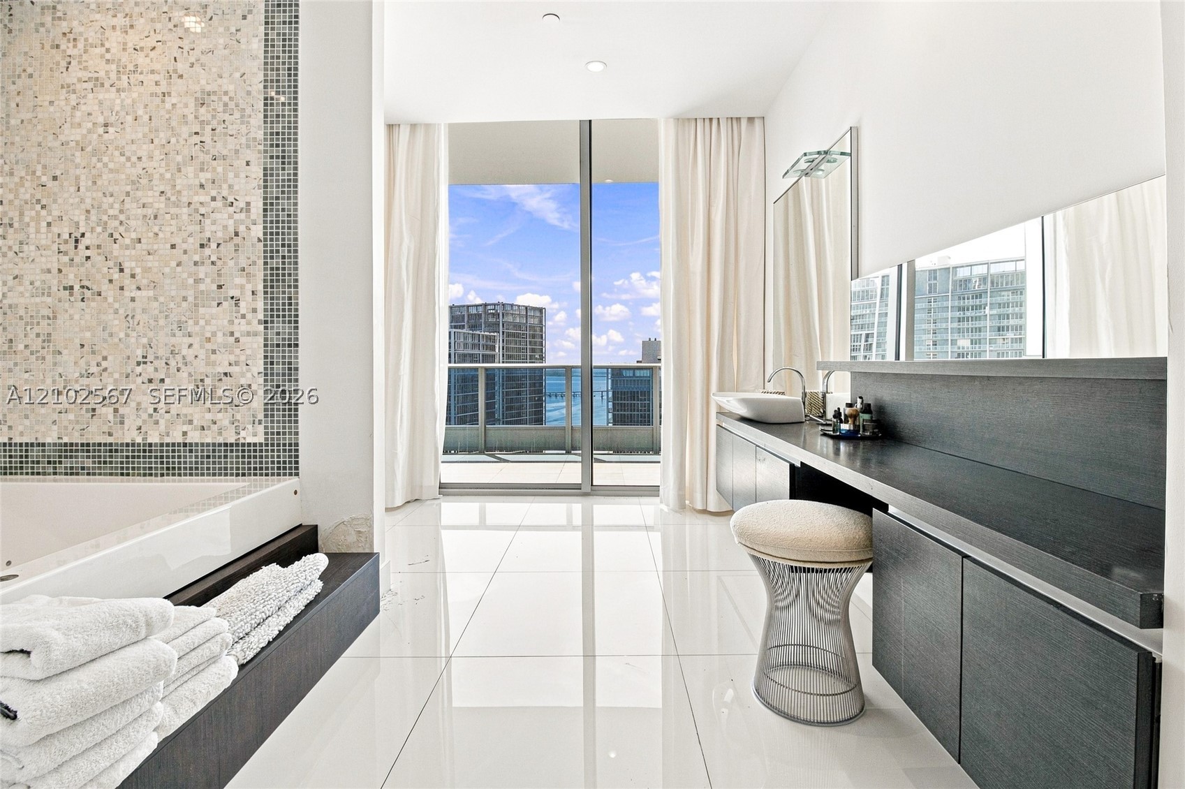 image Epic Residences10