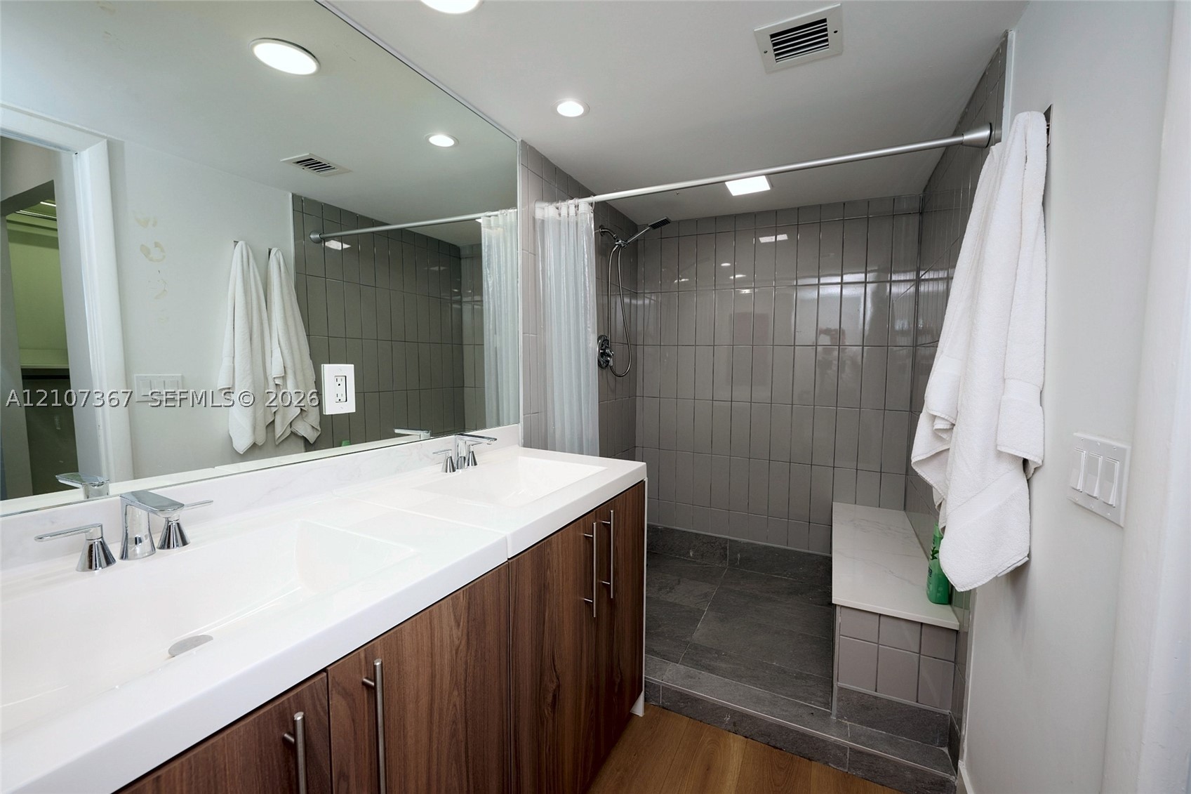 2851 NE 183rd St #1617E Aventura, FL 33160