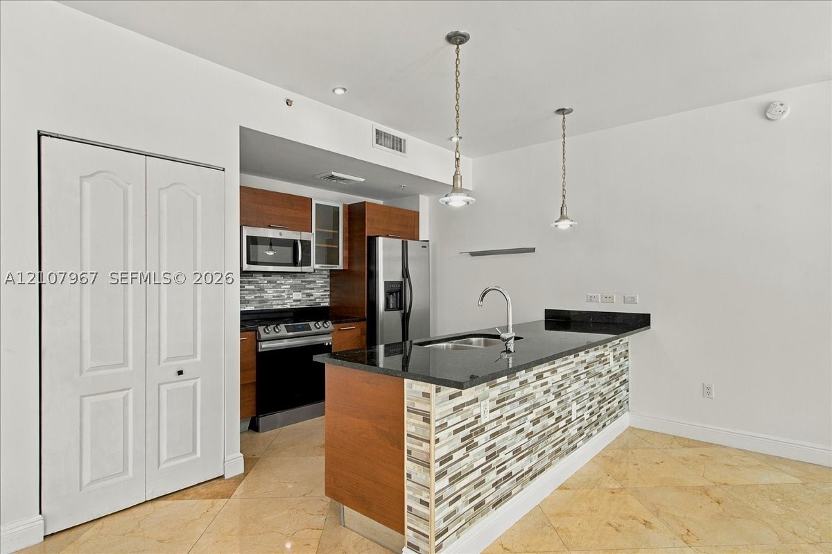 image 2 Midtown33