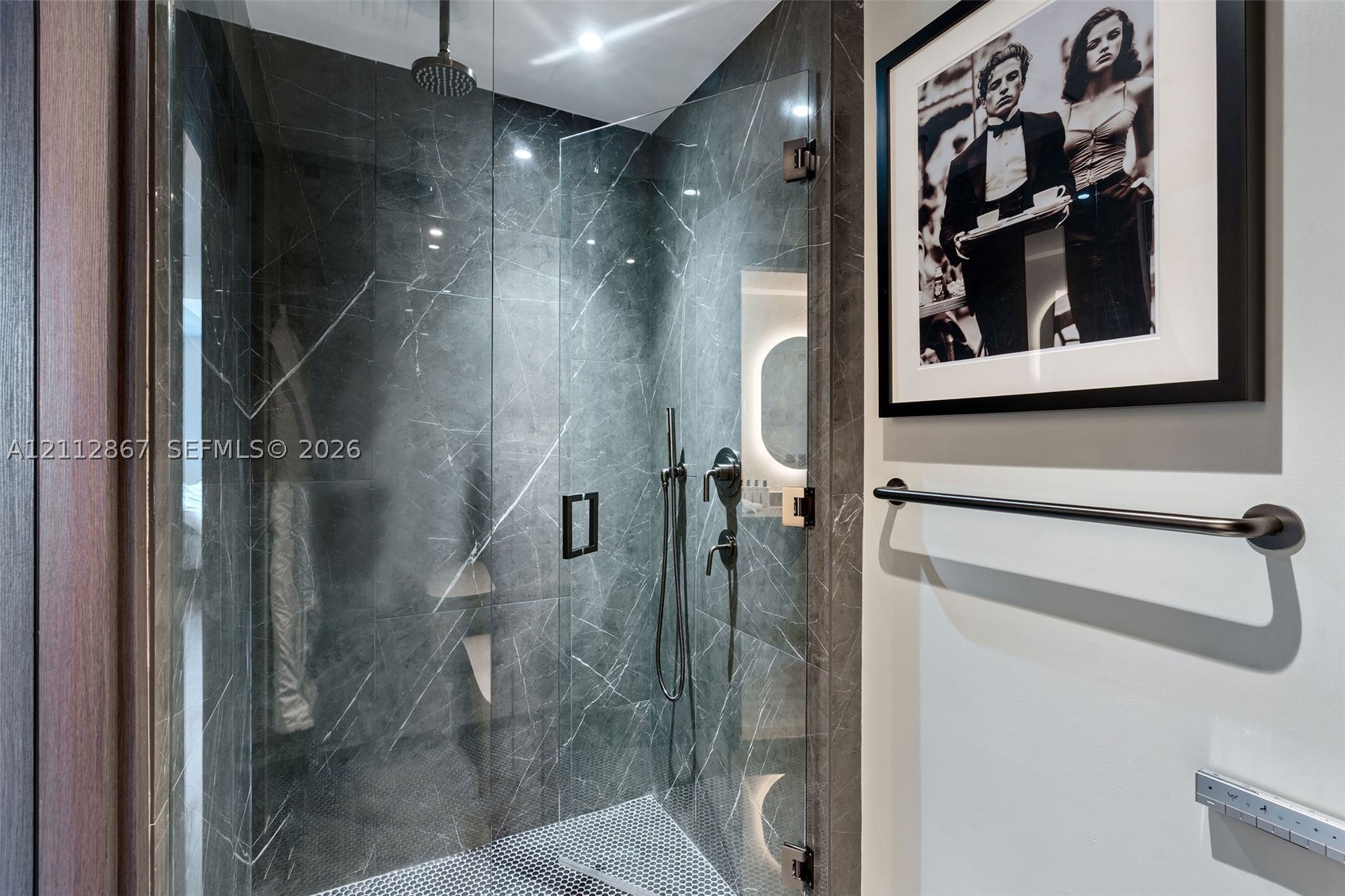 image E11EVEN Hotel & Residences9