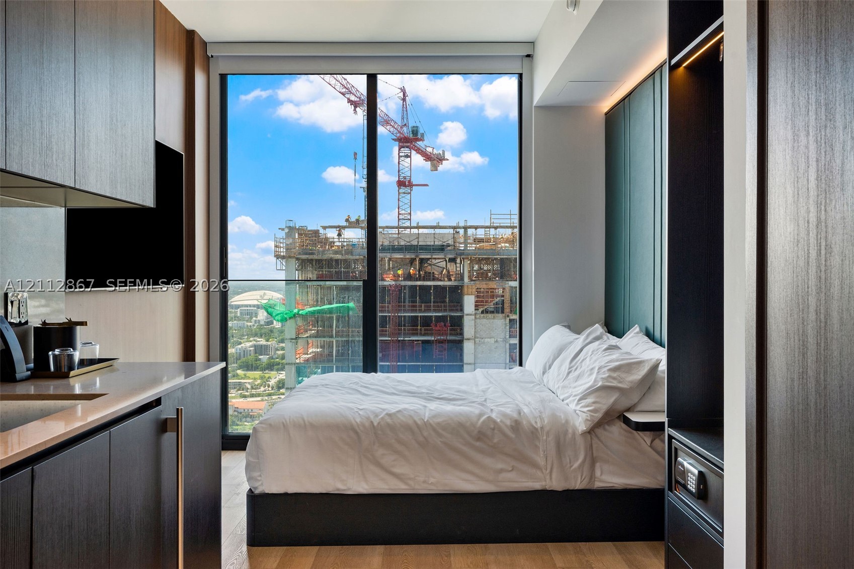 image E11EVEN Hotel & Residences2