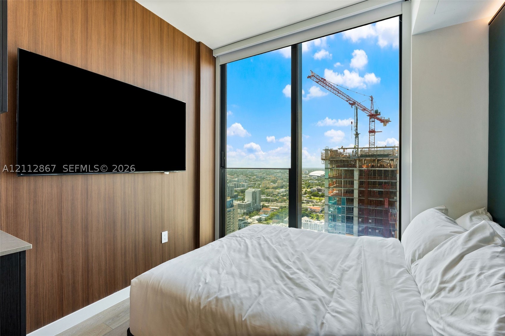 image E11EVEN Hotel & Residences3
