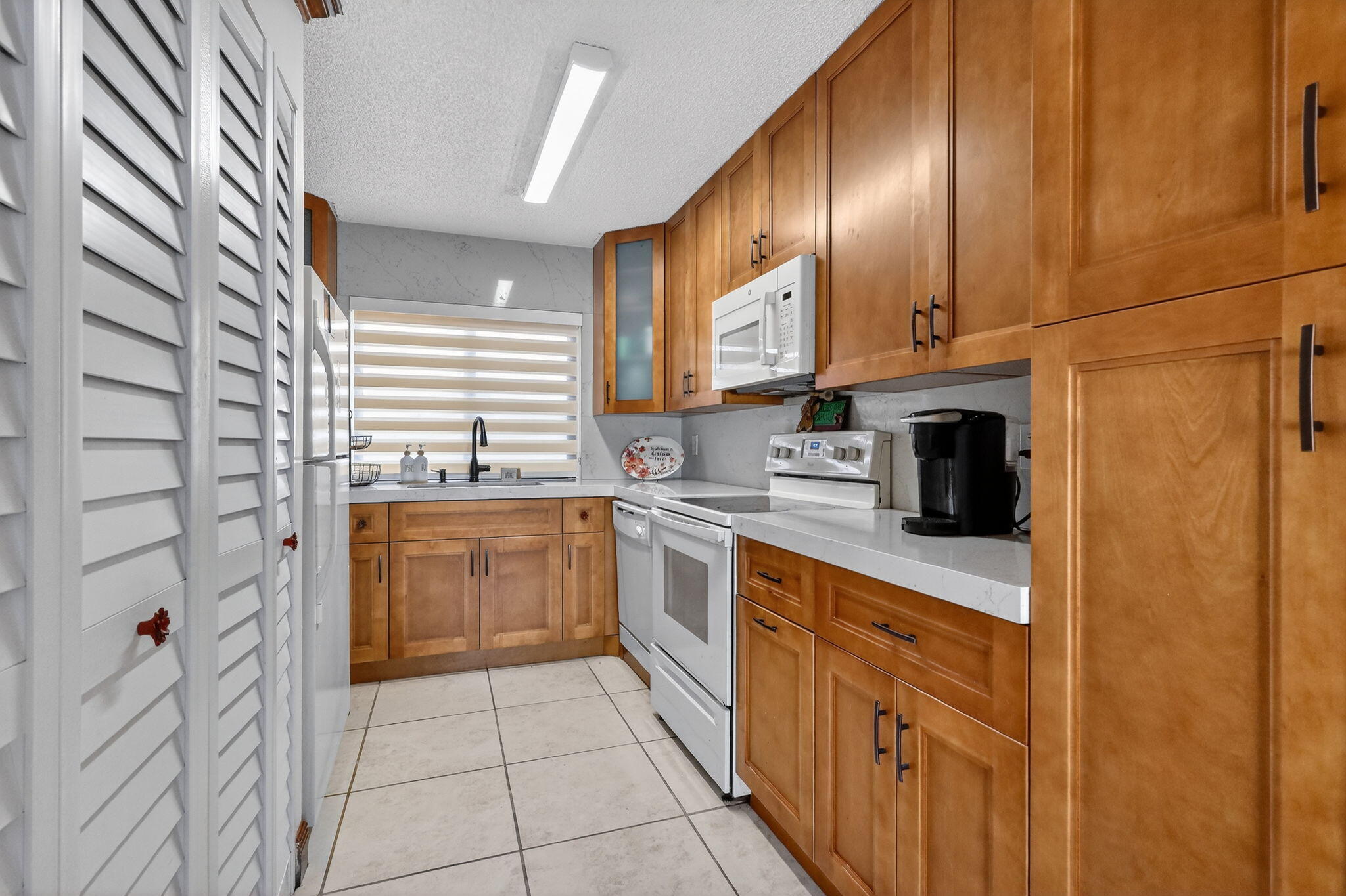 6171 NW 170th Hialeah, FL 33015