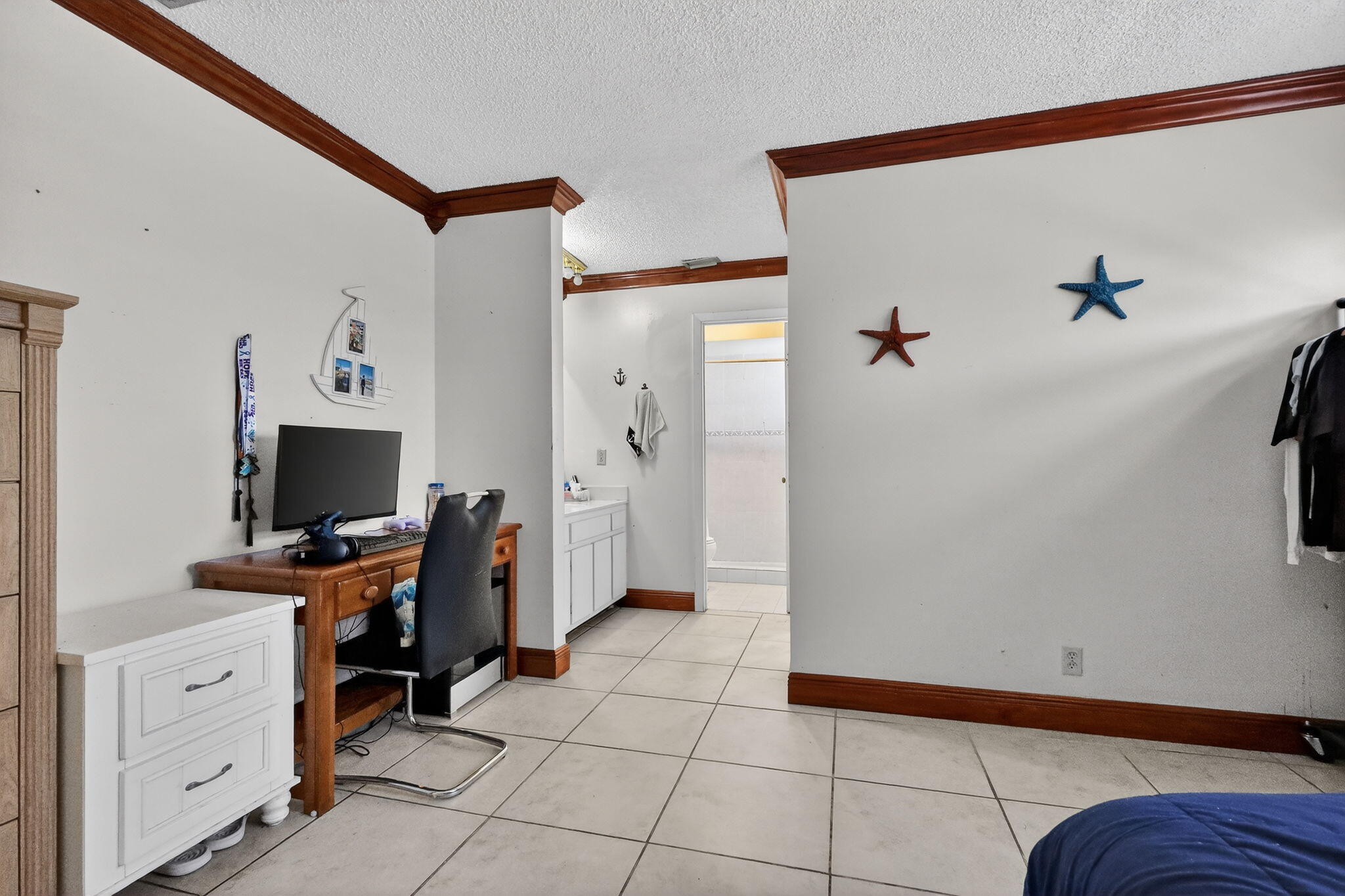 6171 NW 170th Hialeah, FL 33015