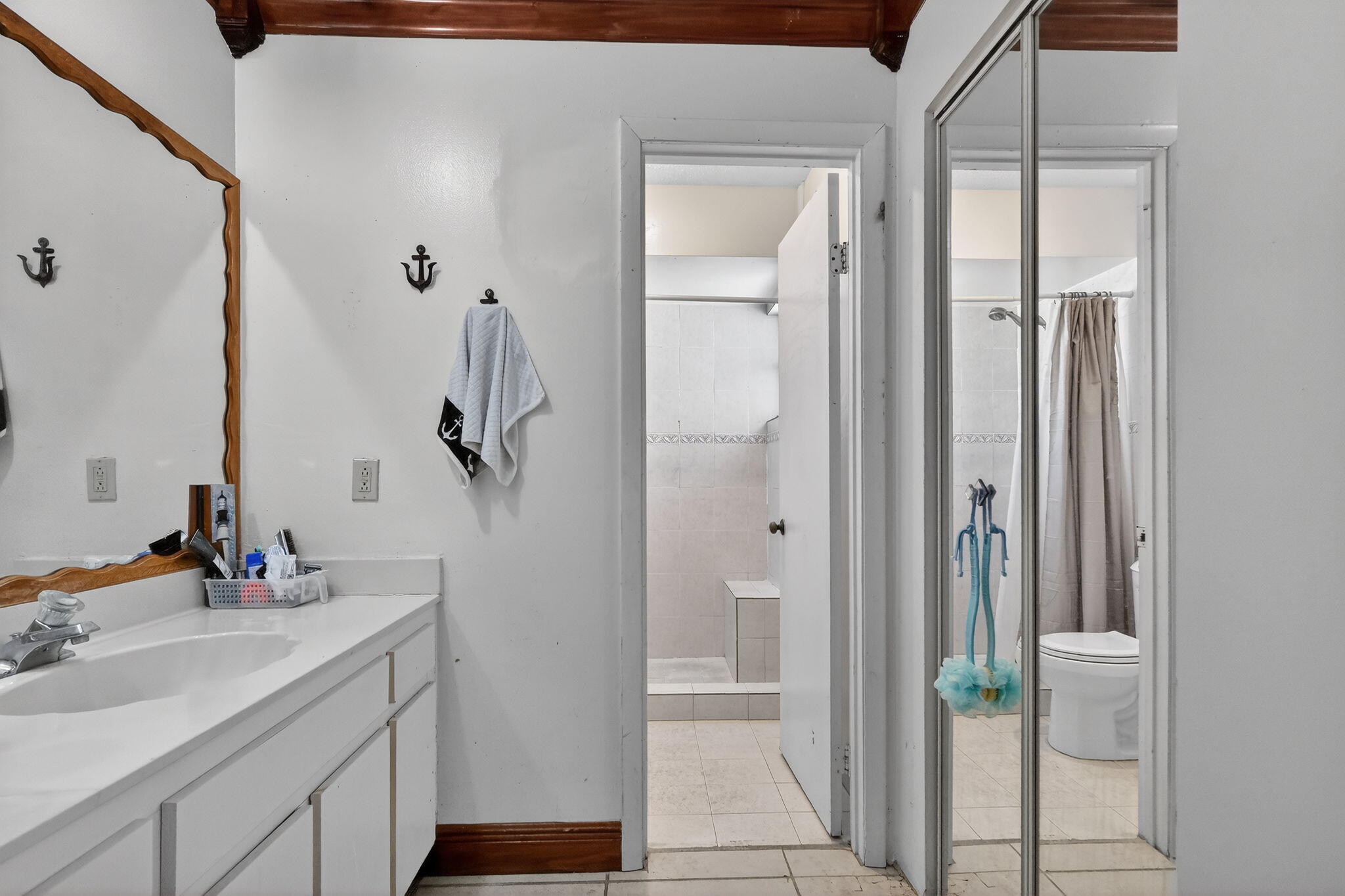 6171 NW 170th Hialeah, FL 33015