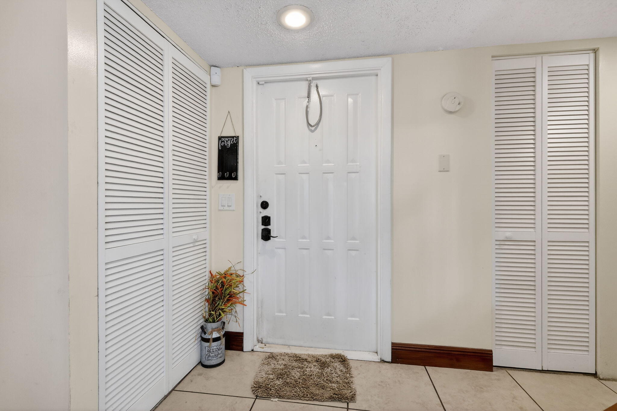 6171 NW 170th Hialeah, FL 33015