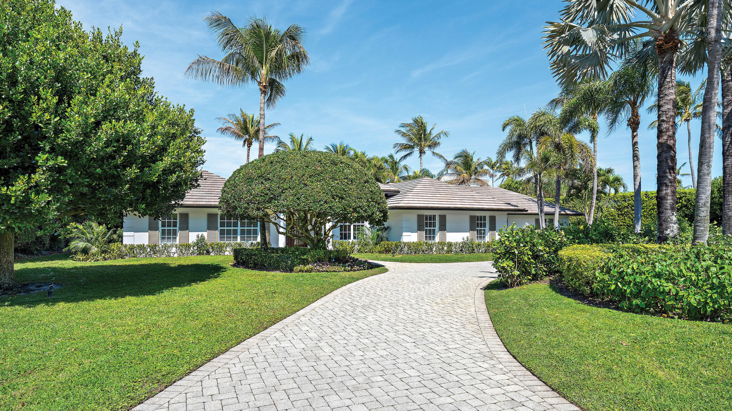 677 Village North Palm Beach, FL 33408