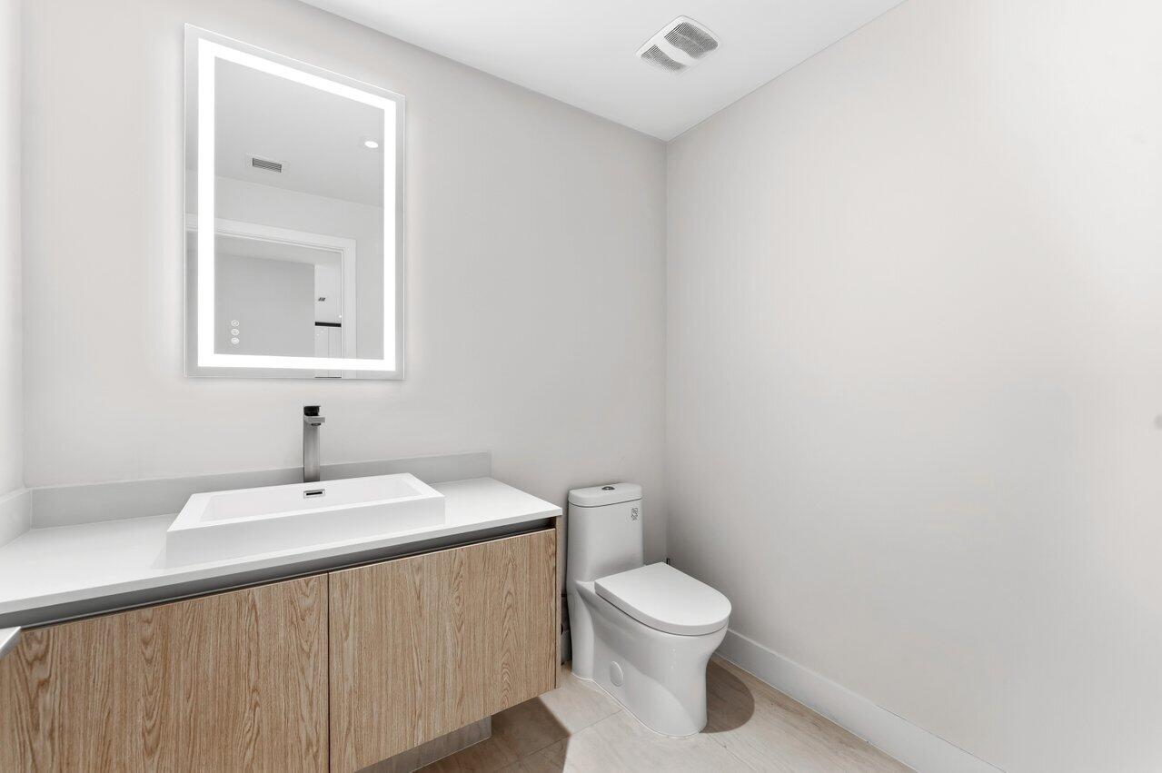 3100 N Ocean #P705 Riviera Beach, FL 33404