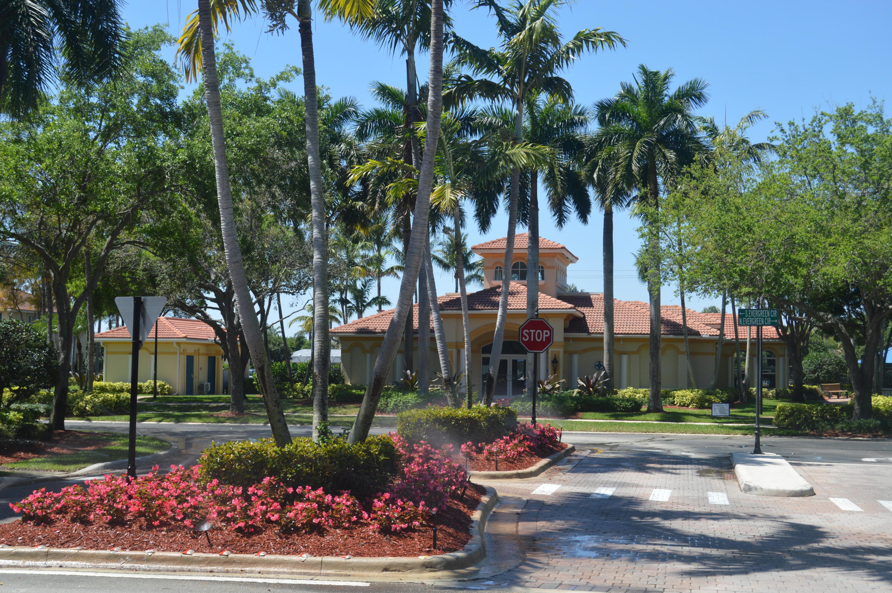 3084 N Evergreen Boynton Beach, FL 33426