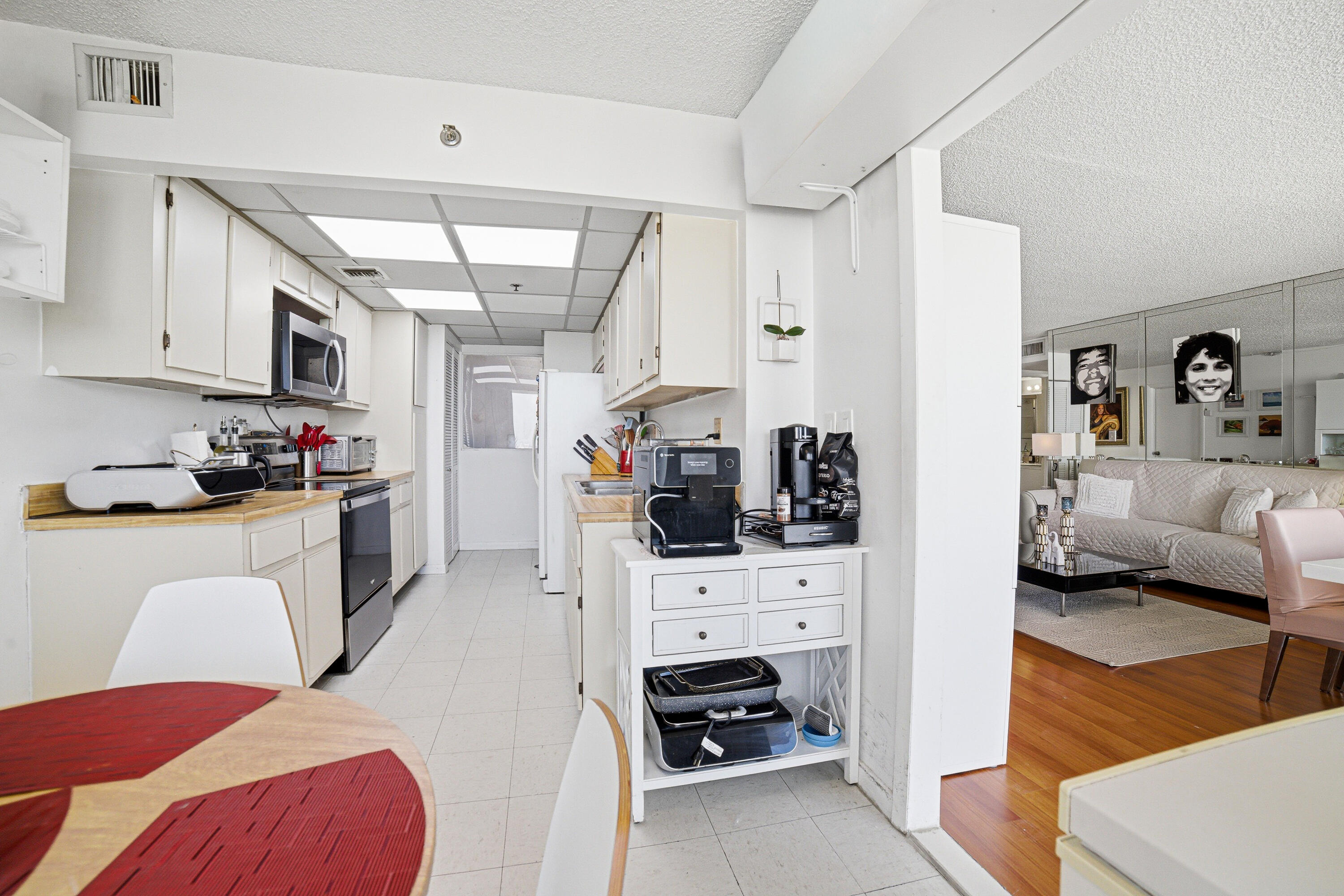 image Winston Towers 60011