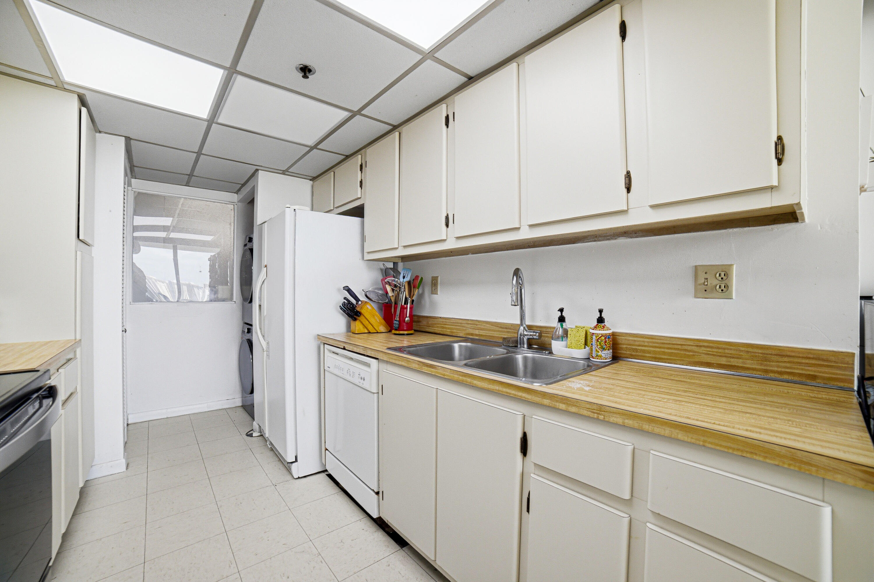 image Winston Towers 60012