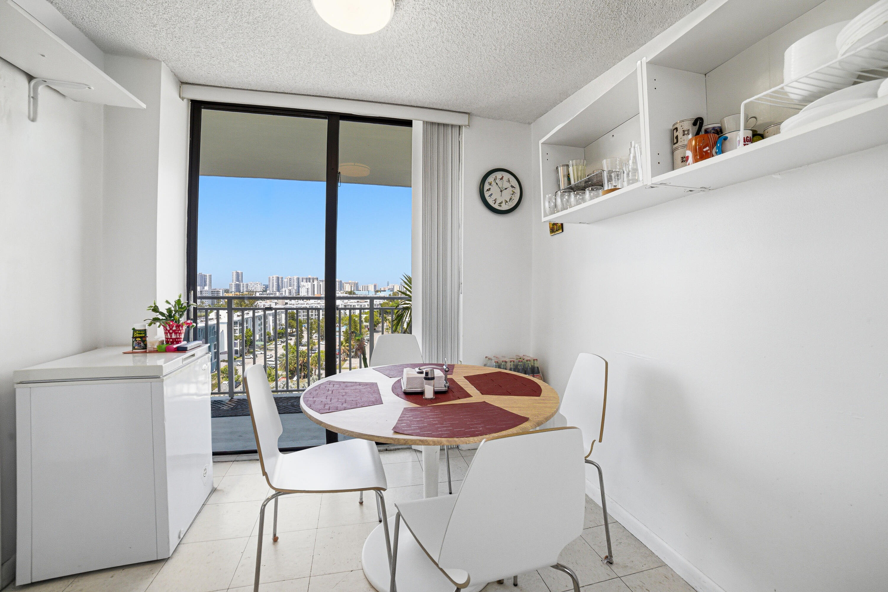 image Winston Towers 60015