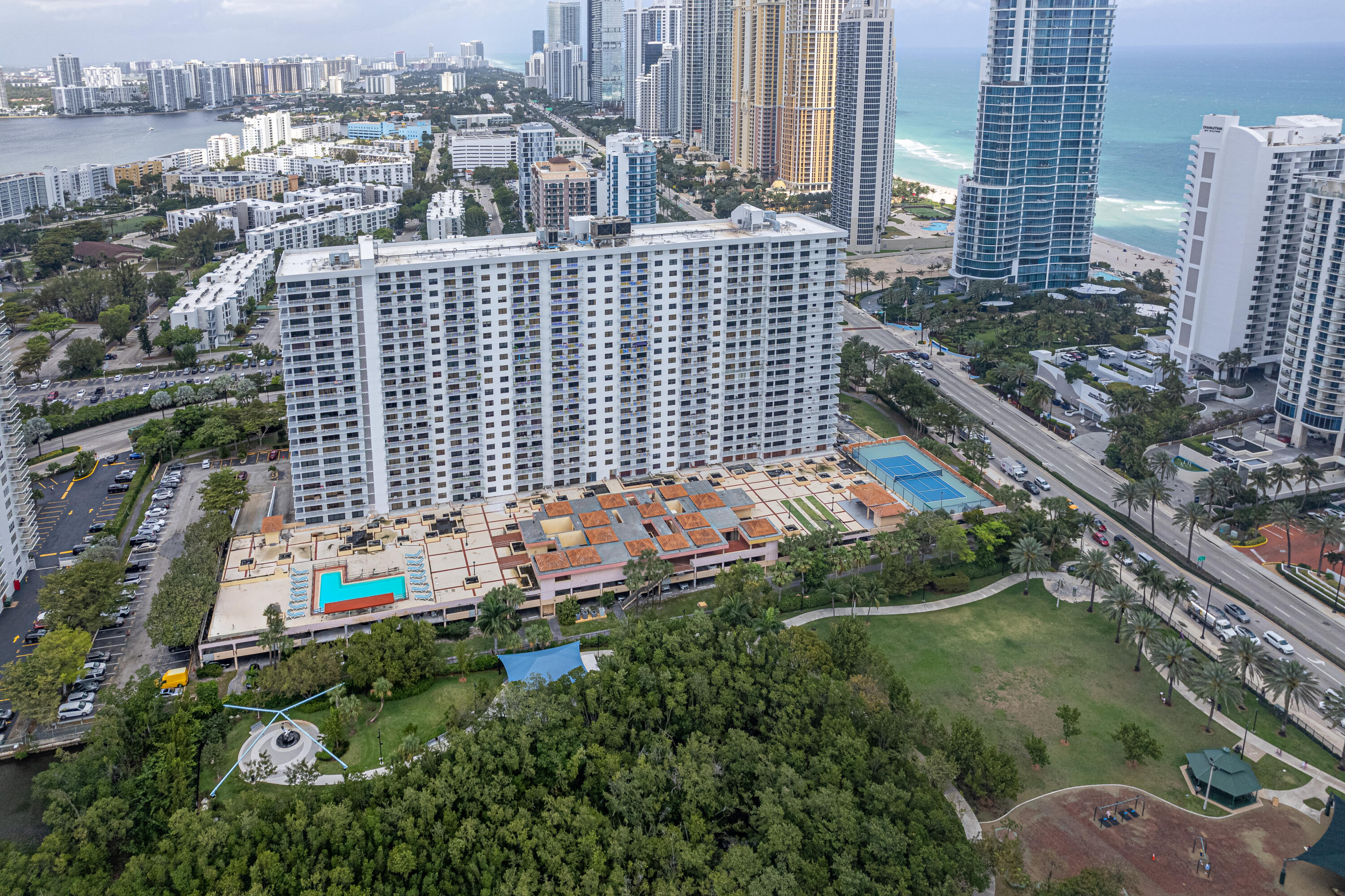 image Winston Towers 6001