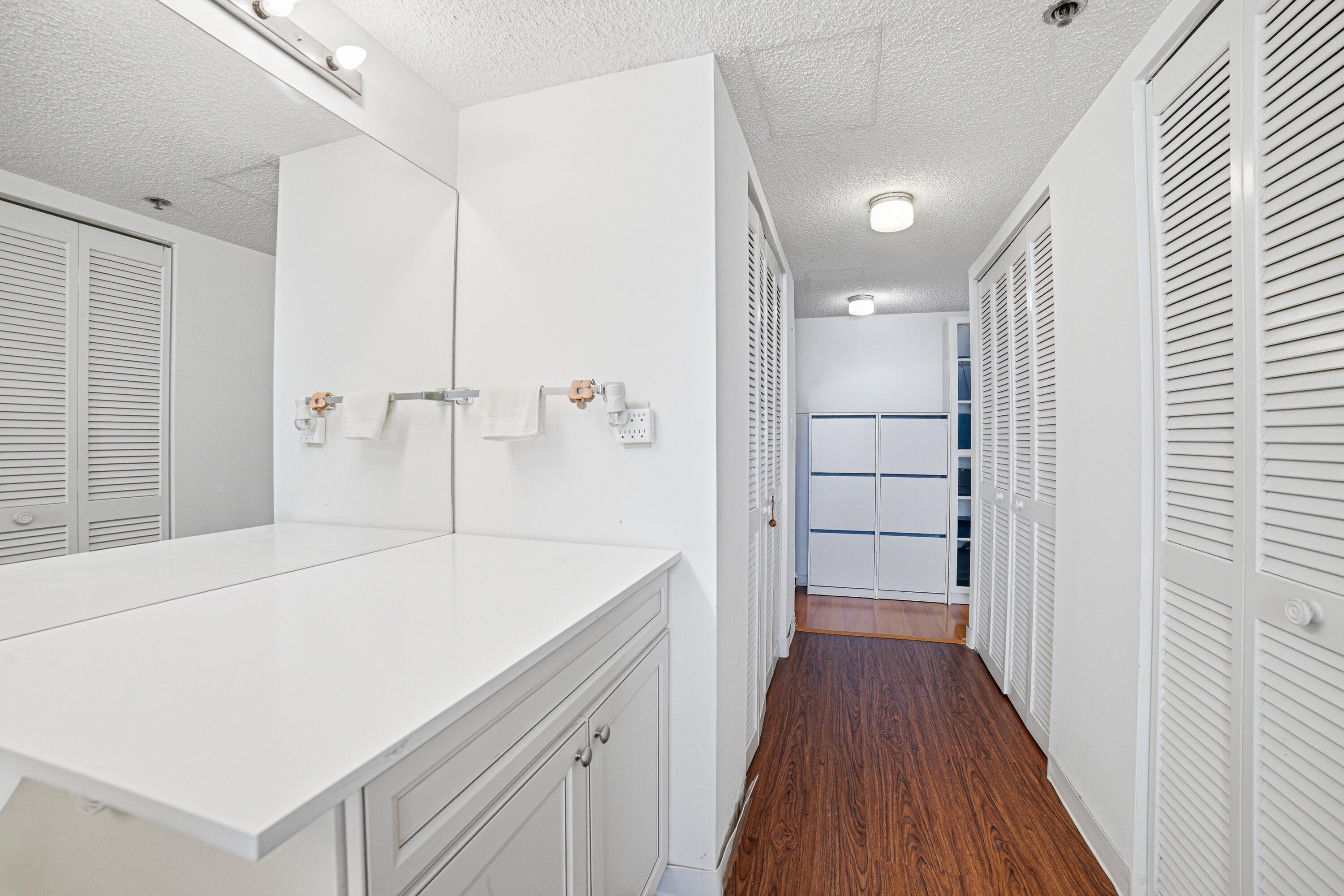 image Winston Towers 60023