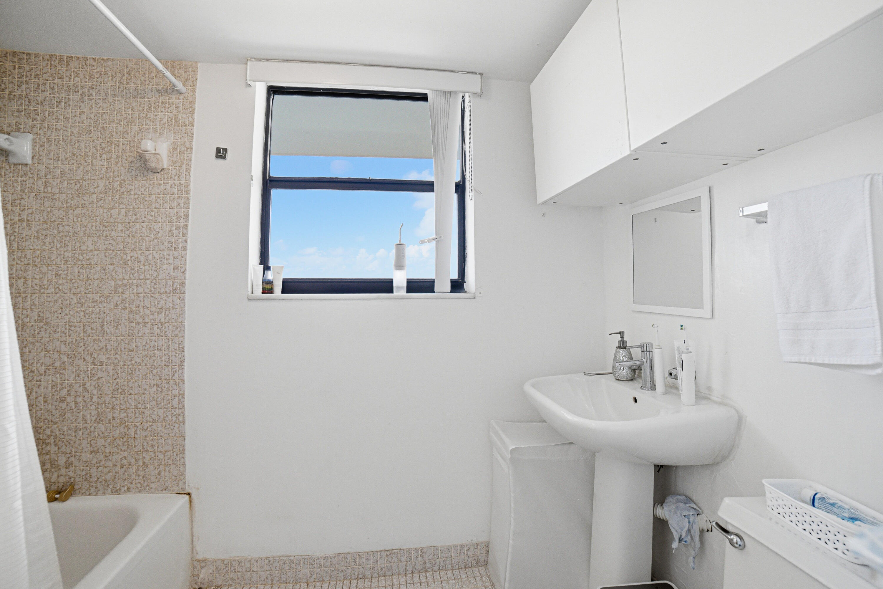 image Winston Towers 60027