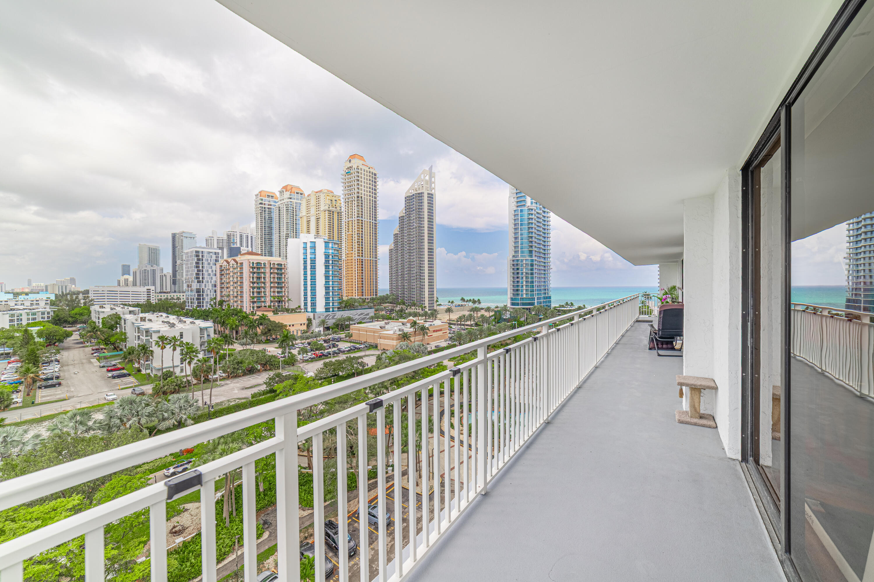 image Winston Towers 6003