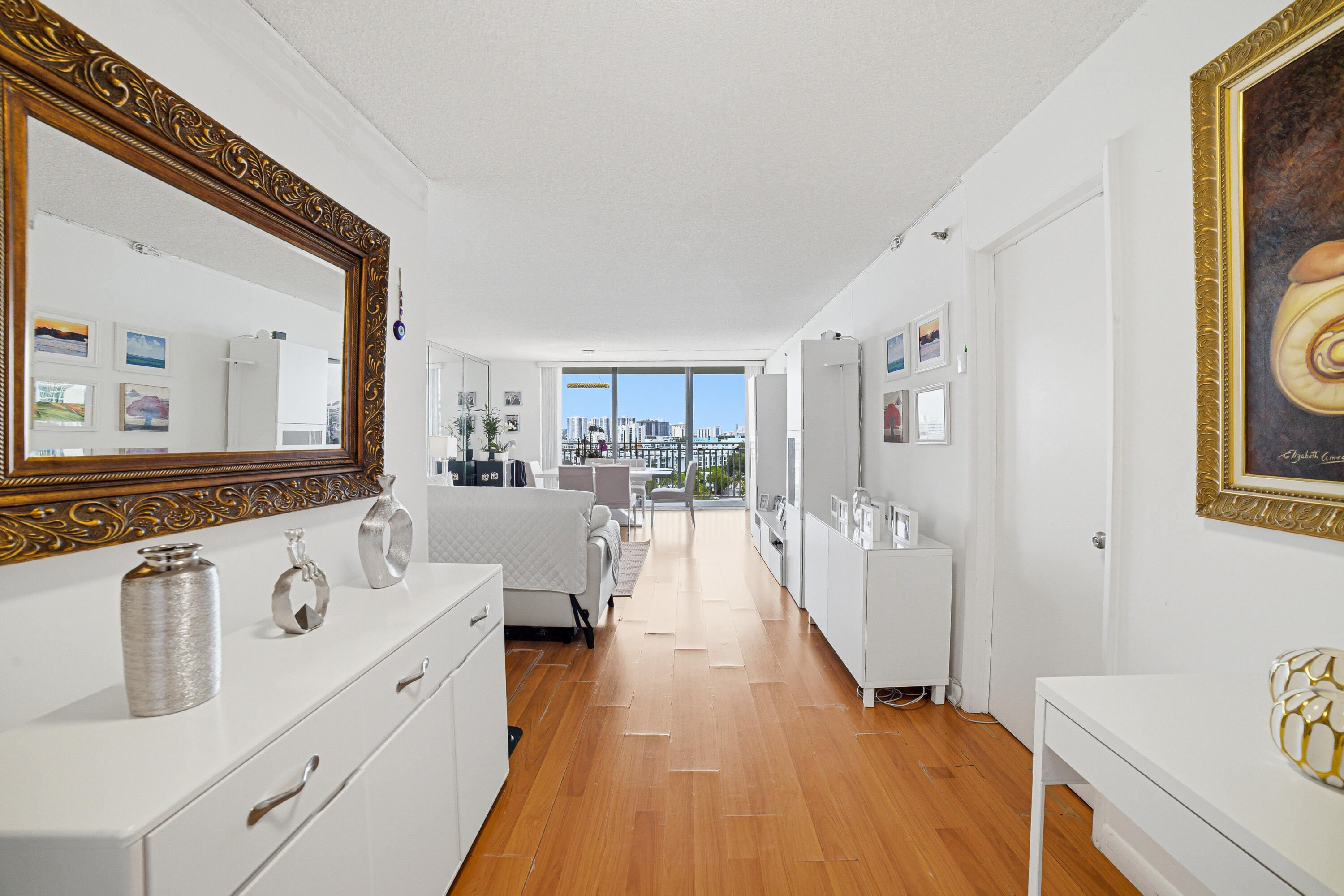 image Winston Towers 6006