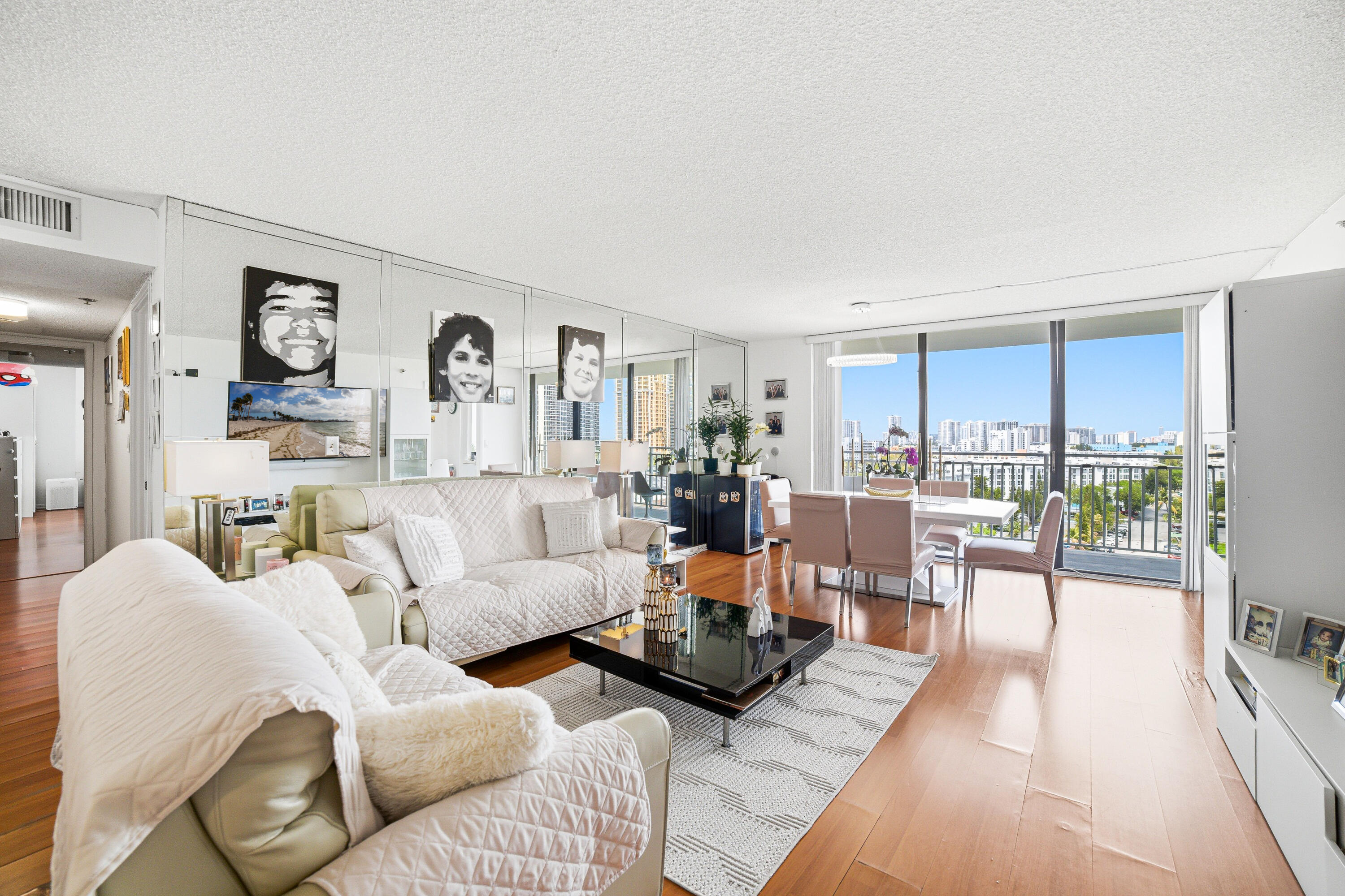 image Winston Towers 6008