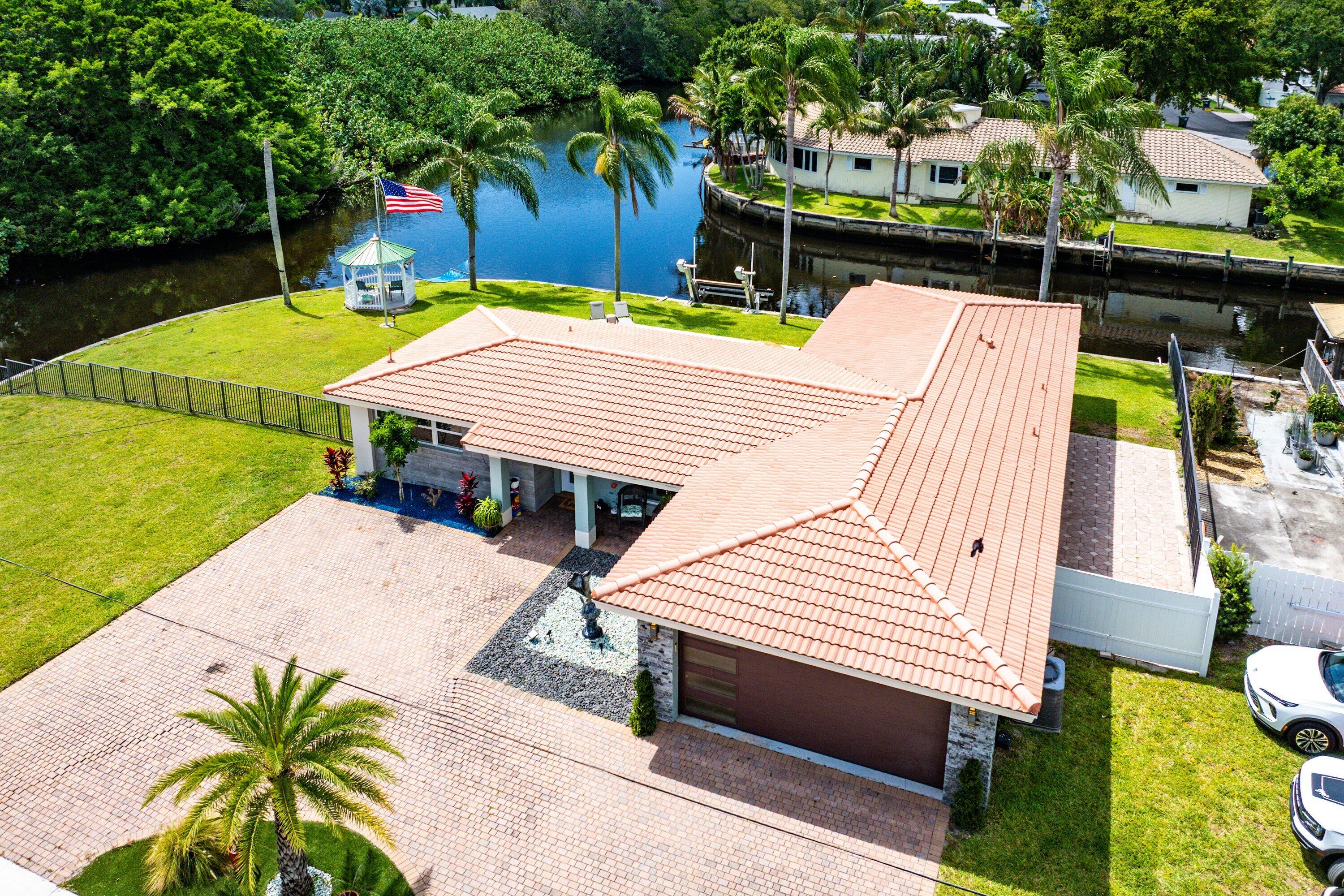 598 W Palmetto Park