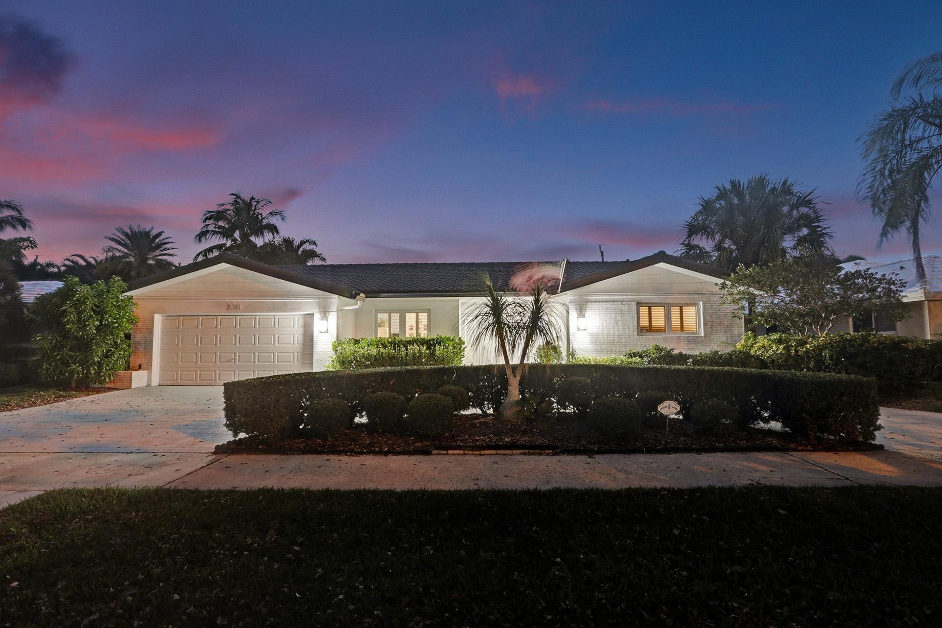 2051 NE 59th