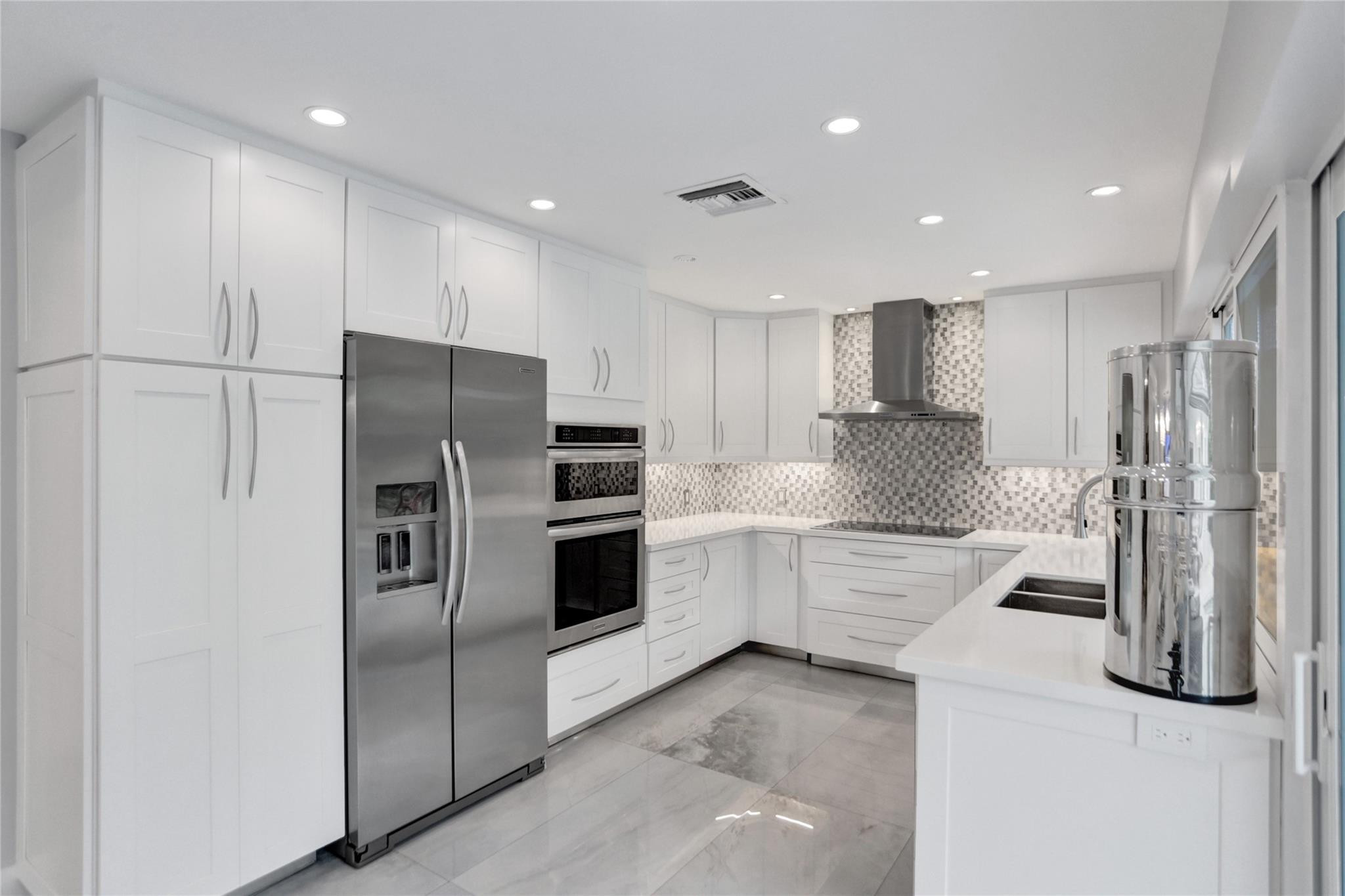 2051 NE 59th Fort Lauderdale, FL 33308