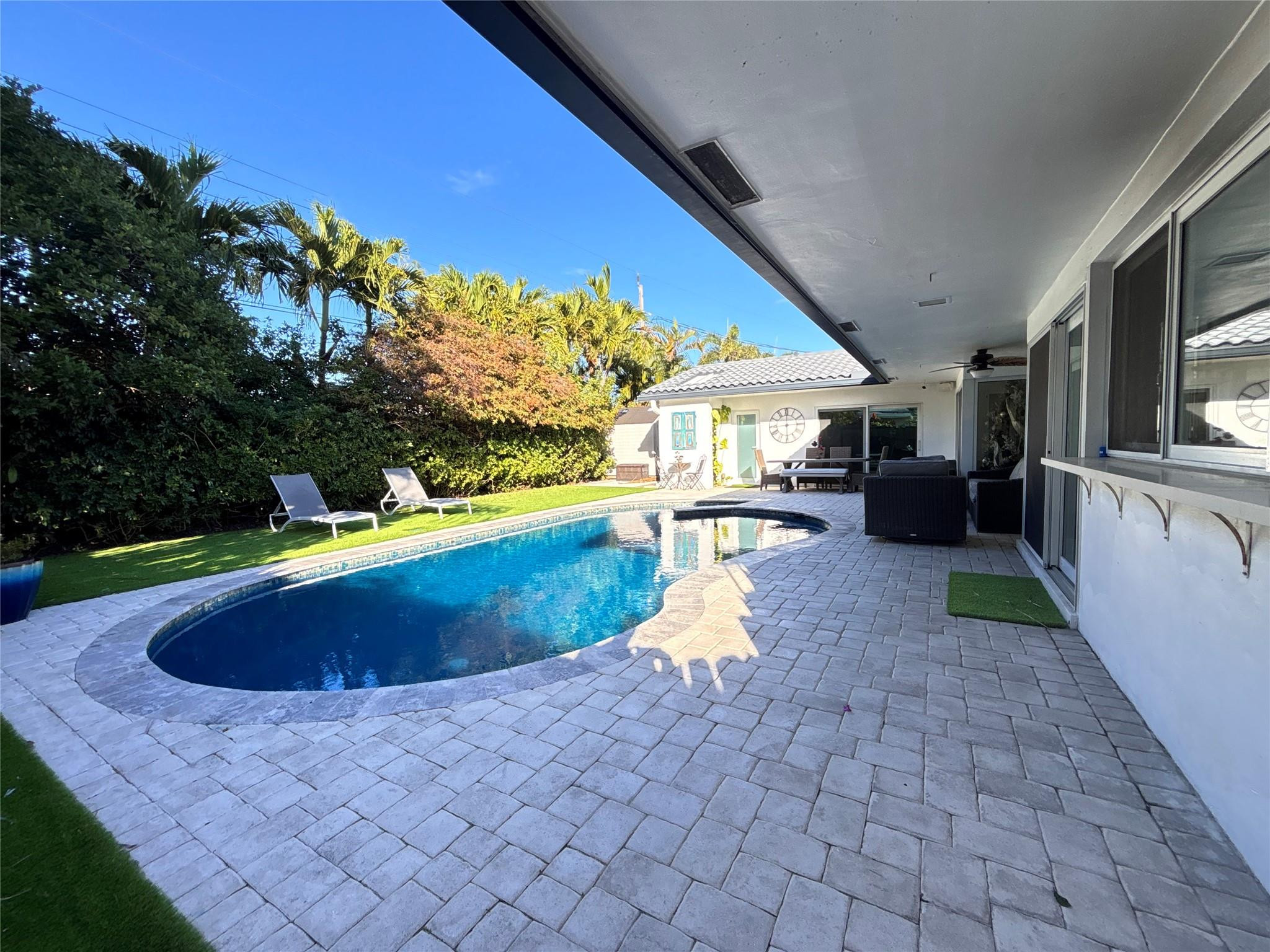 2051 NE 59th Fort Lauderdale, FL 33308