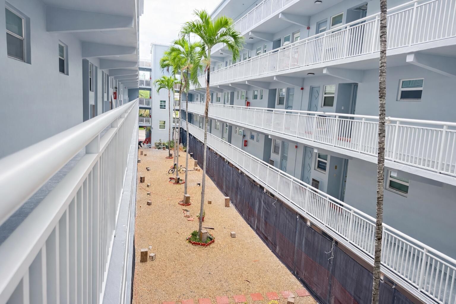 215 SE 3rd #306D