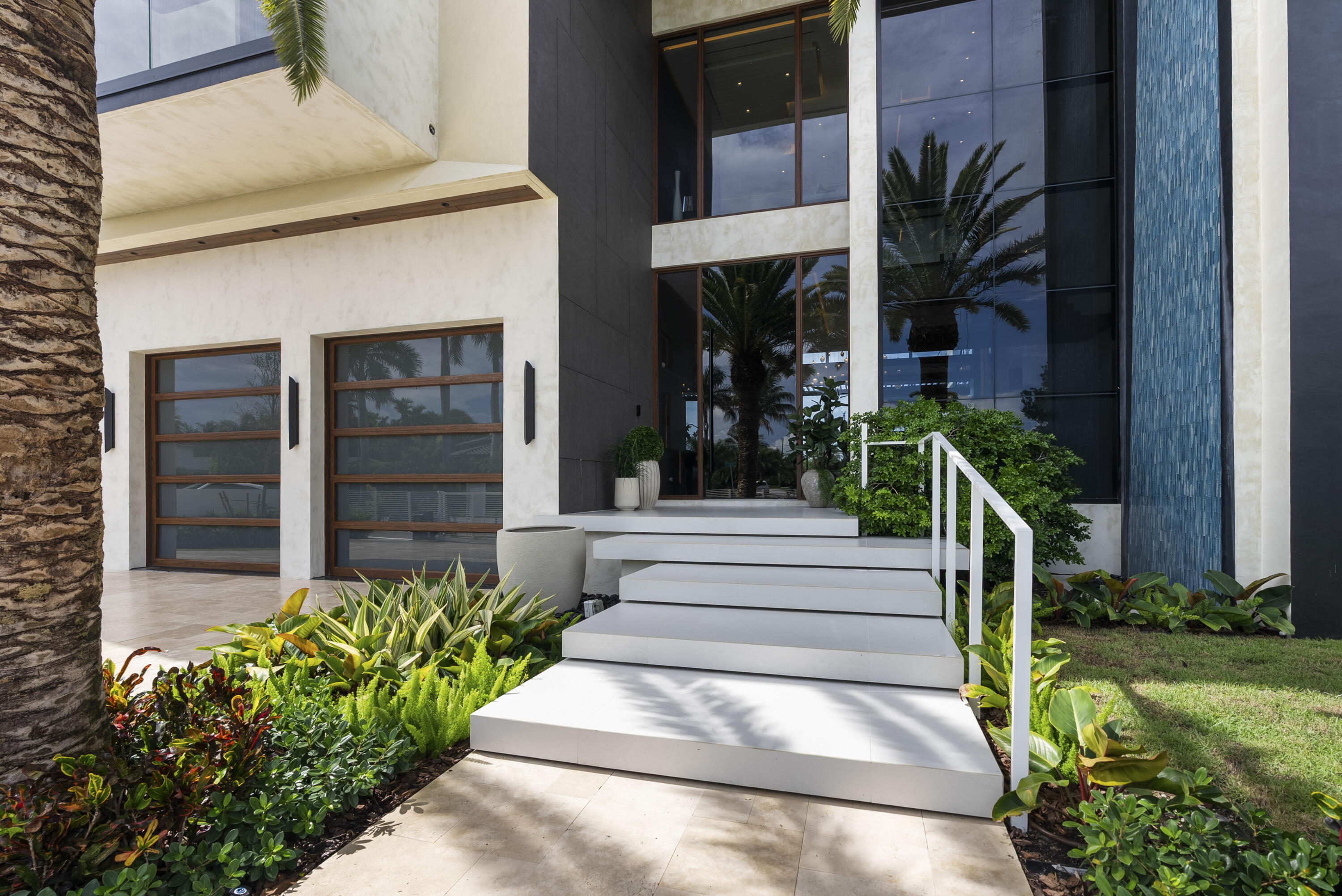 2600 NE 24th Lighthouse Point, FL 33064