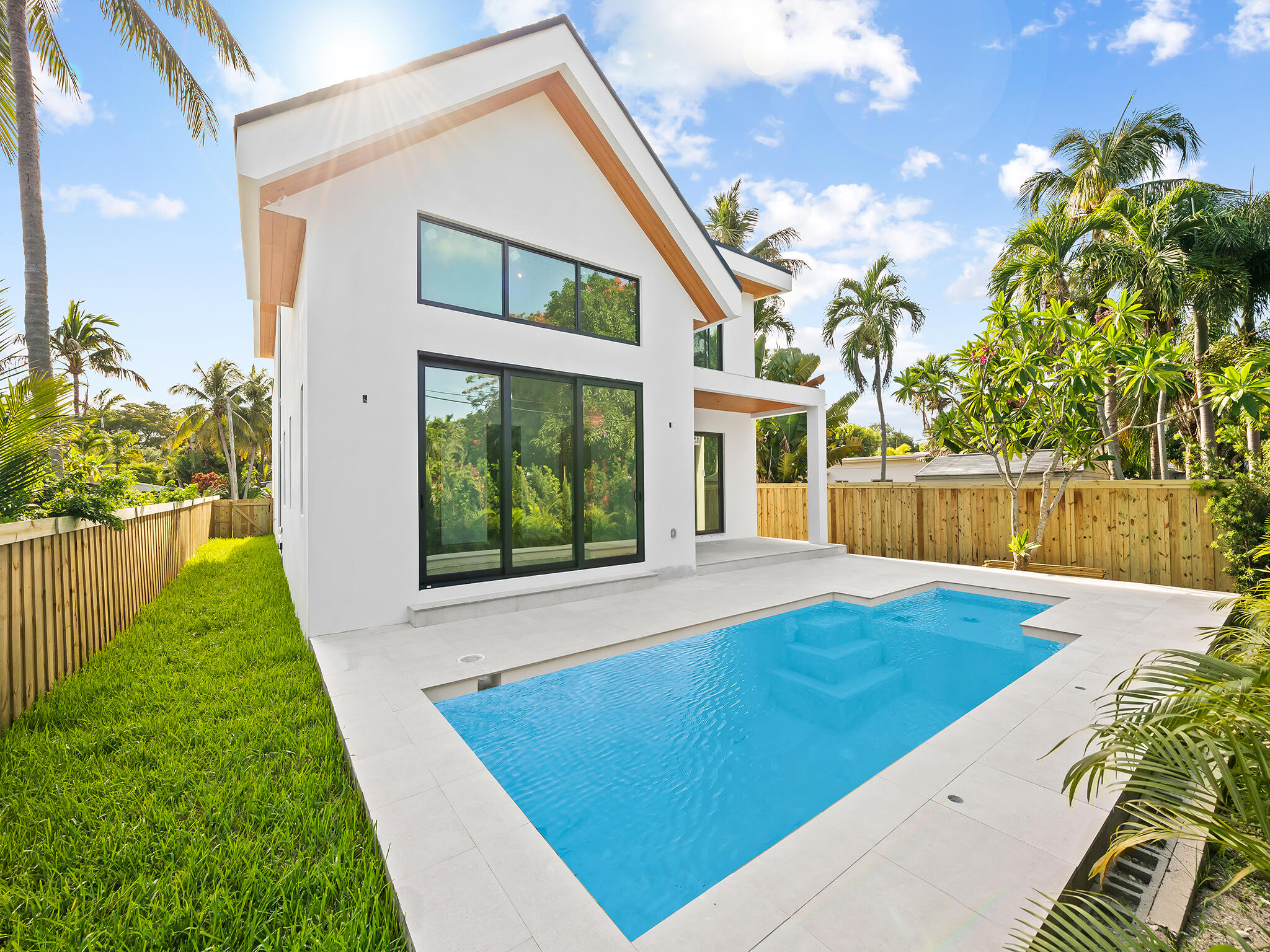 1628 NE 17th Fort Lauderdale, FL 33305