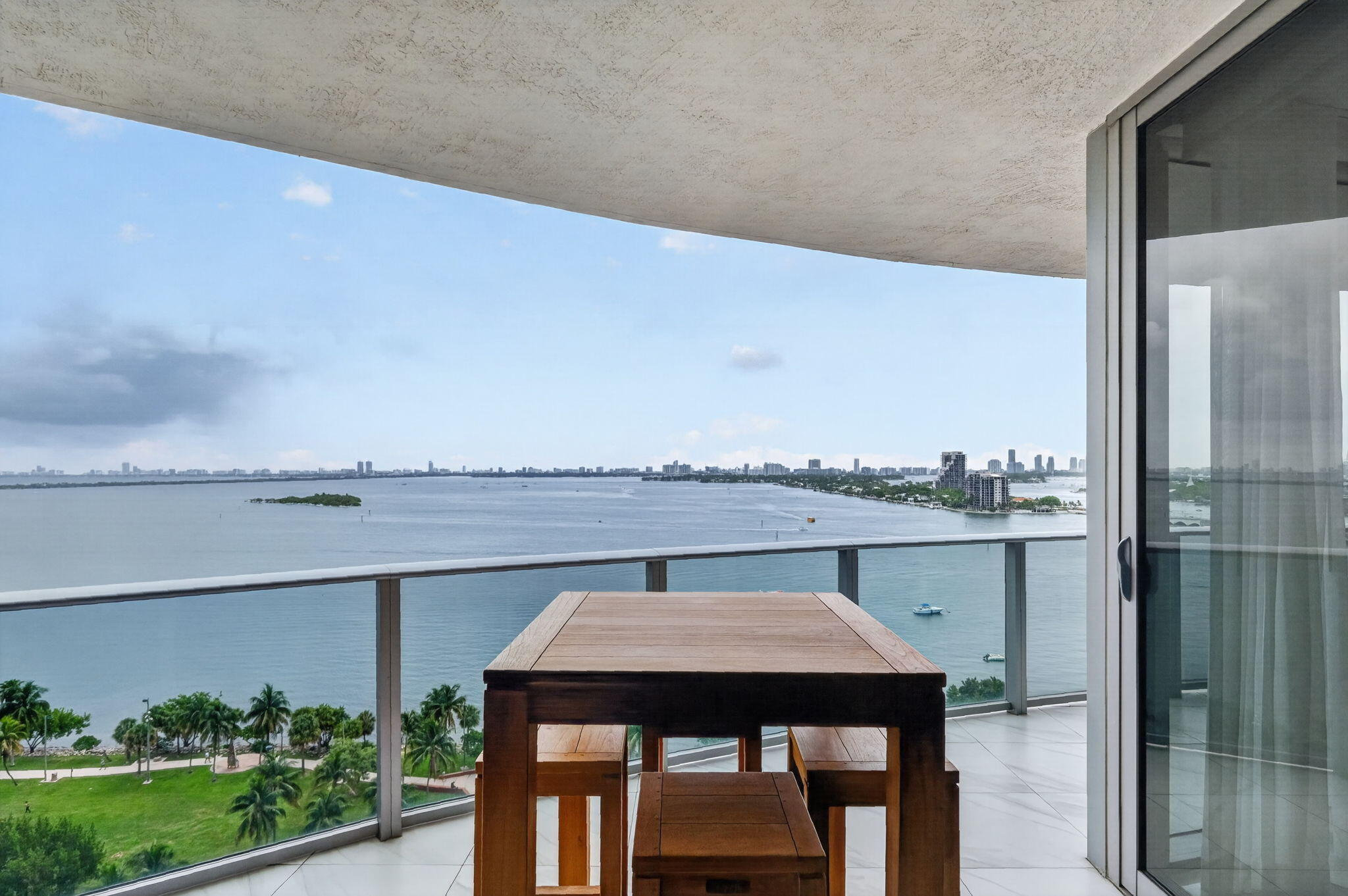 image Aria on the Bay25