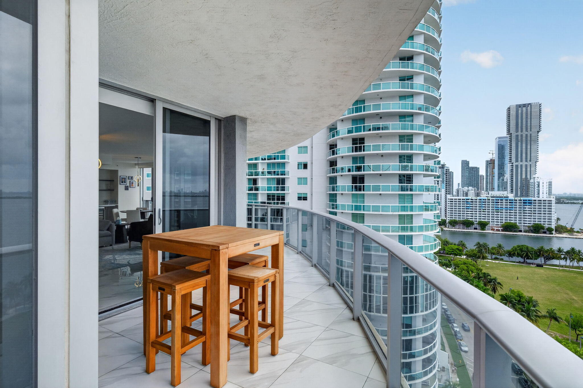 image Aria on the Bay26