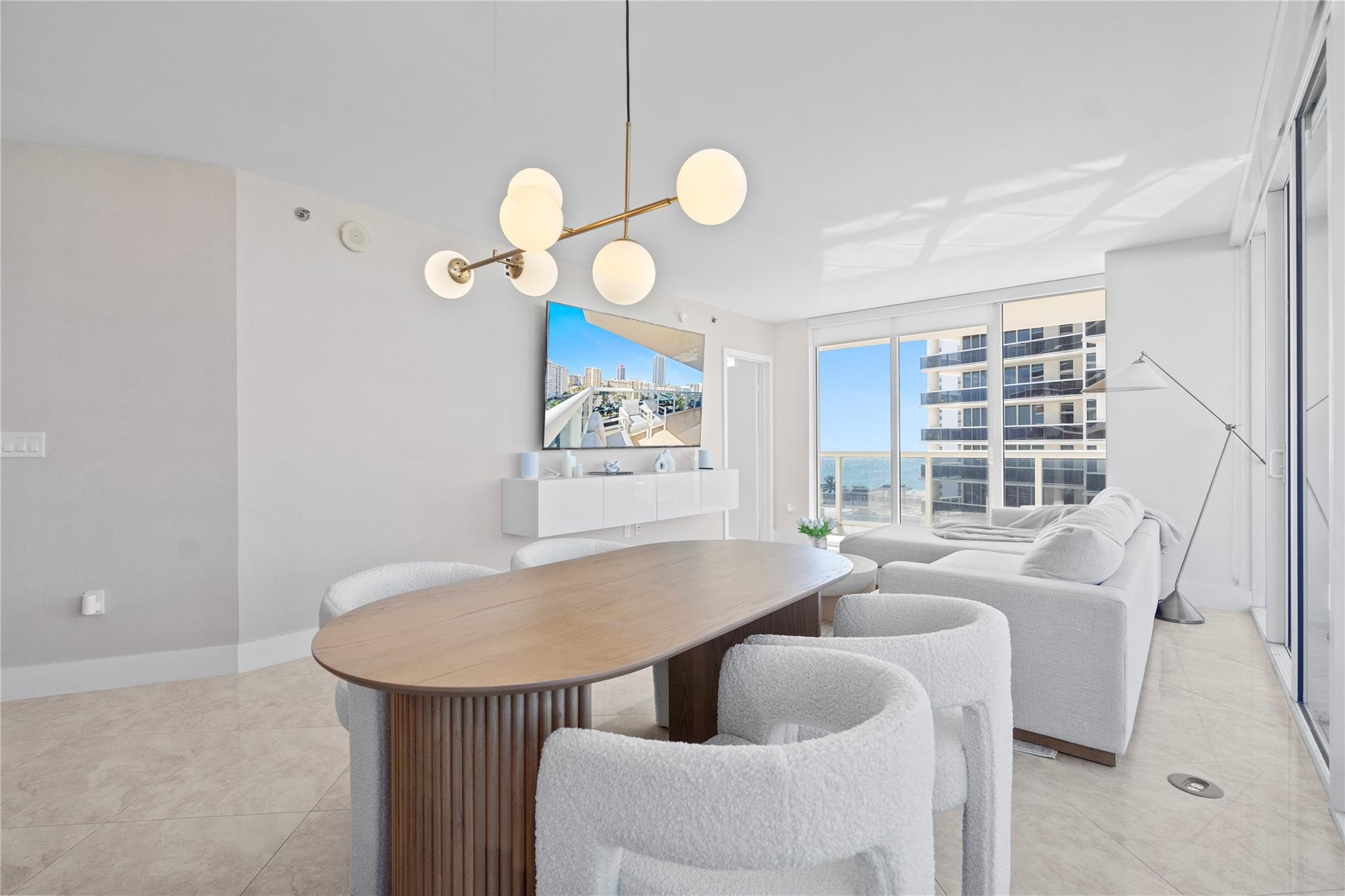 image Beach Club 210