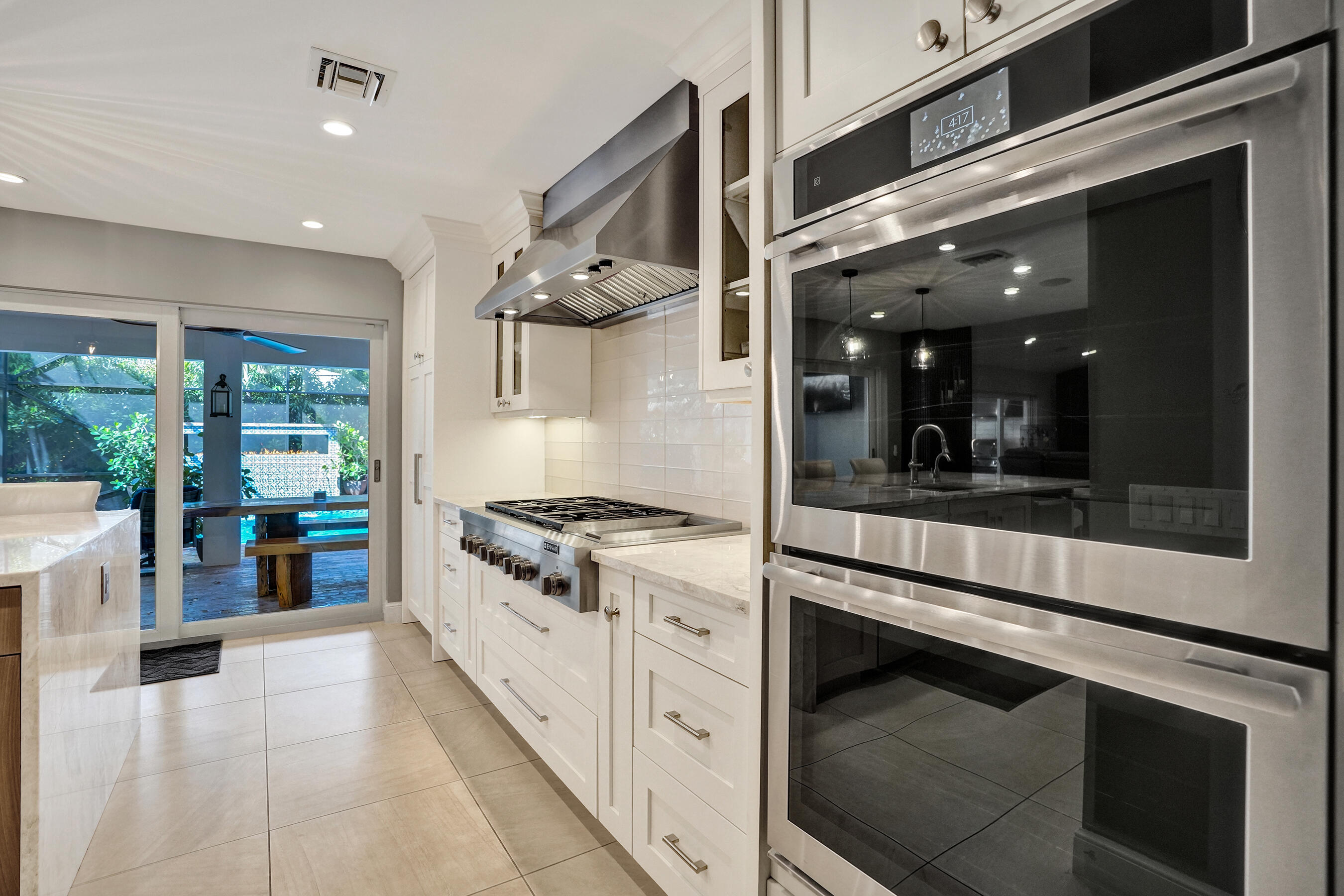 738 Middle Riv Dr Fort Lauderdale, FL 33304